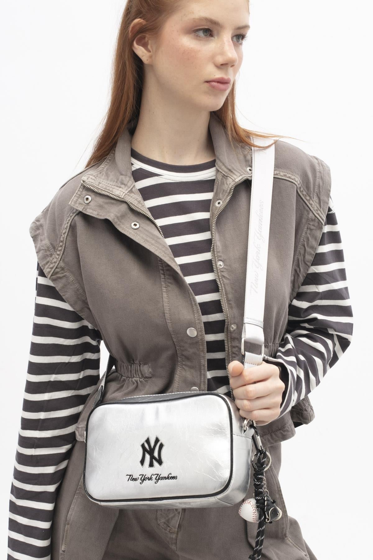 New York Yankees MLB030 Çapraz Çanta GÜMÜŞ