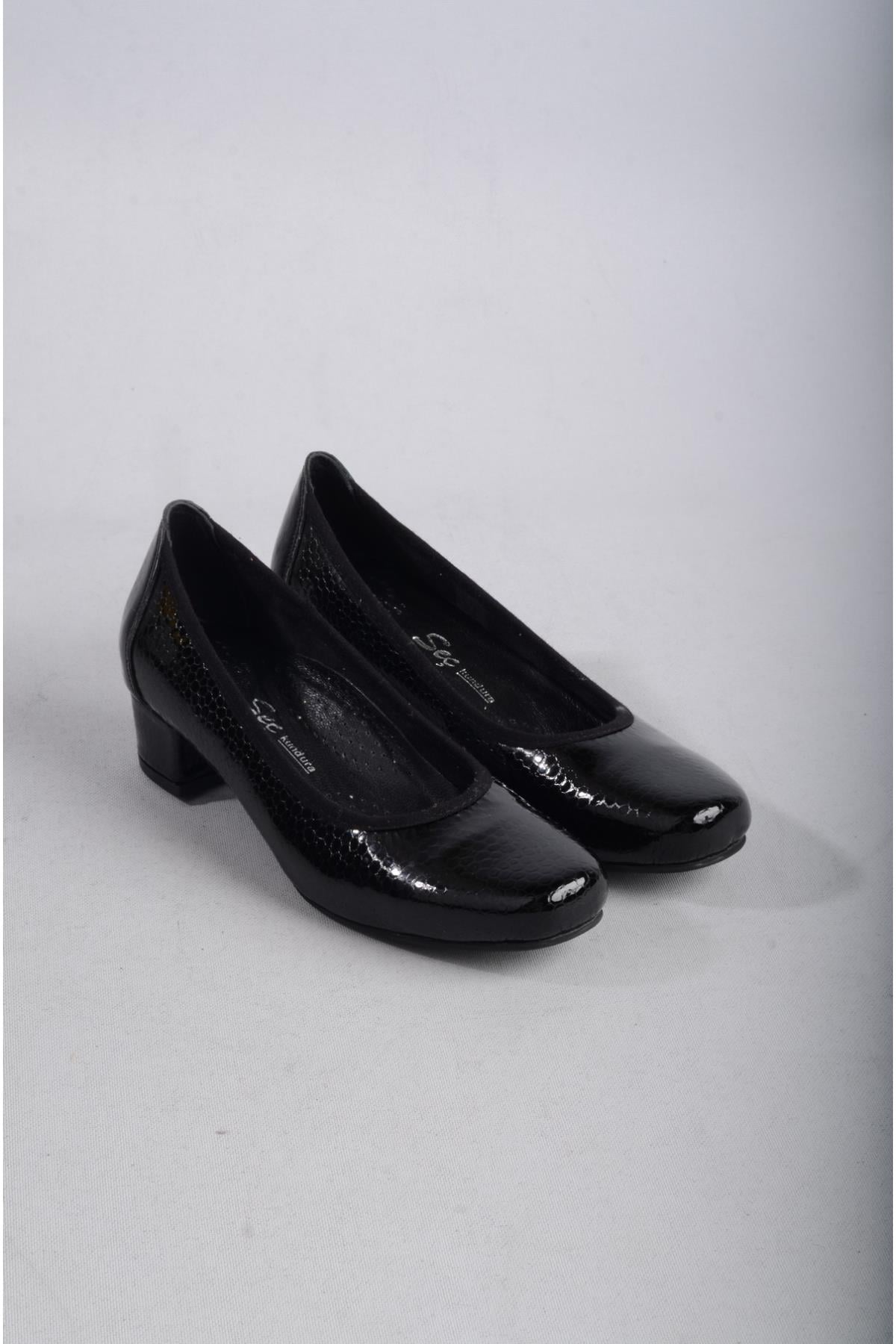 SEÇ 0280 HAKİKİ DERİ ORTOPEDİK KADIN AYAKKABI (4cm) SİYAH PETEK
