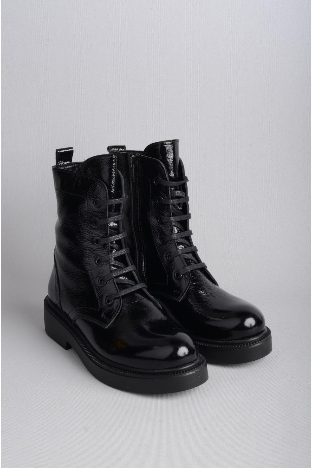 SEÇ 07550 HAKİKİ DERİ KADIN POSTAL BOT SİYAH RUGAN