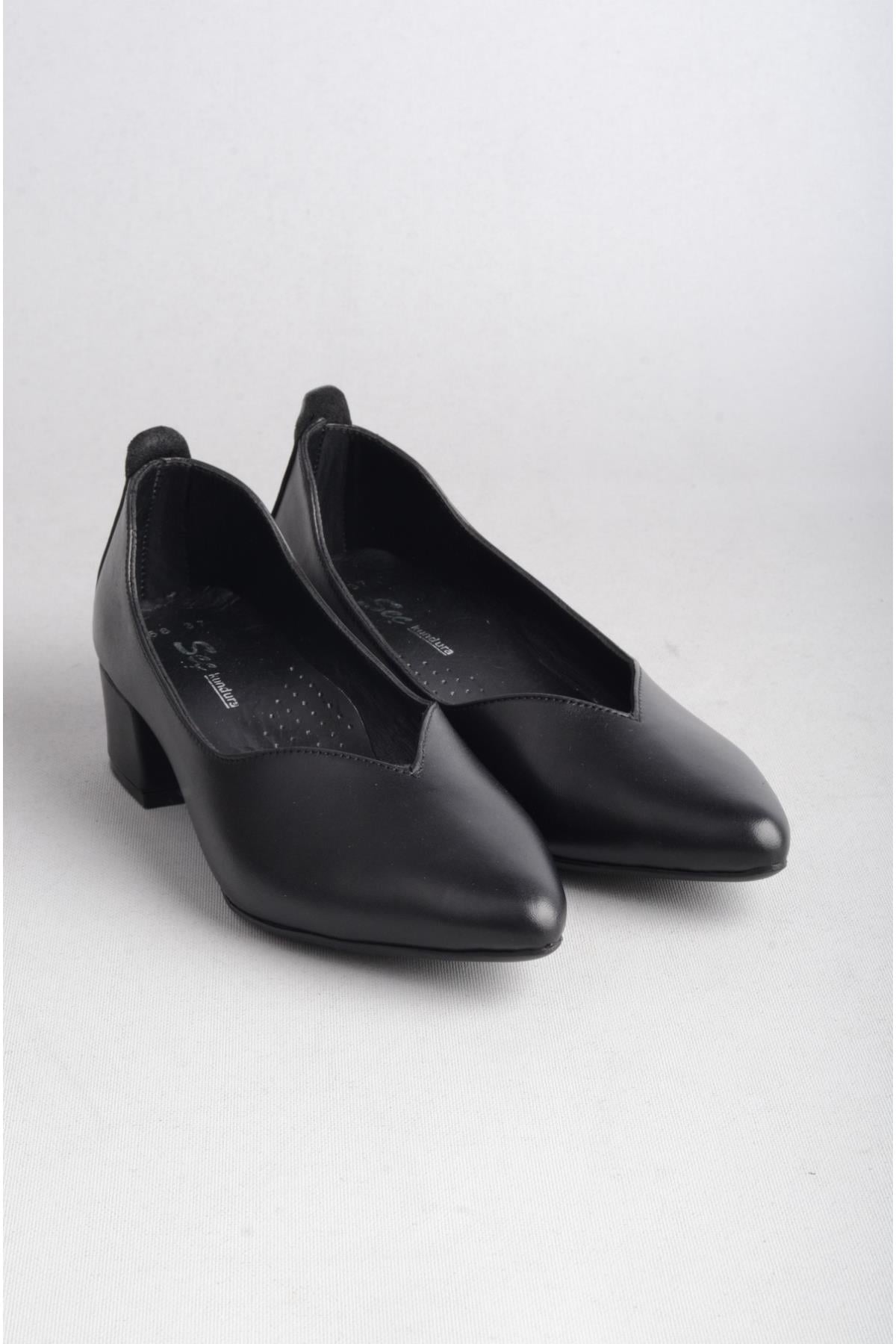 SEÇ 1068 HAKİKİ DERİ TOPUKLU KADIN AYAKKABI (Topuk : 4 cm) SİYAH