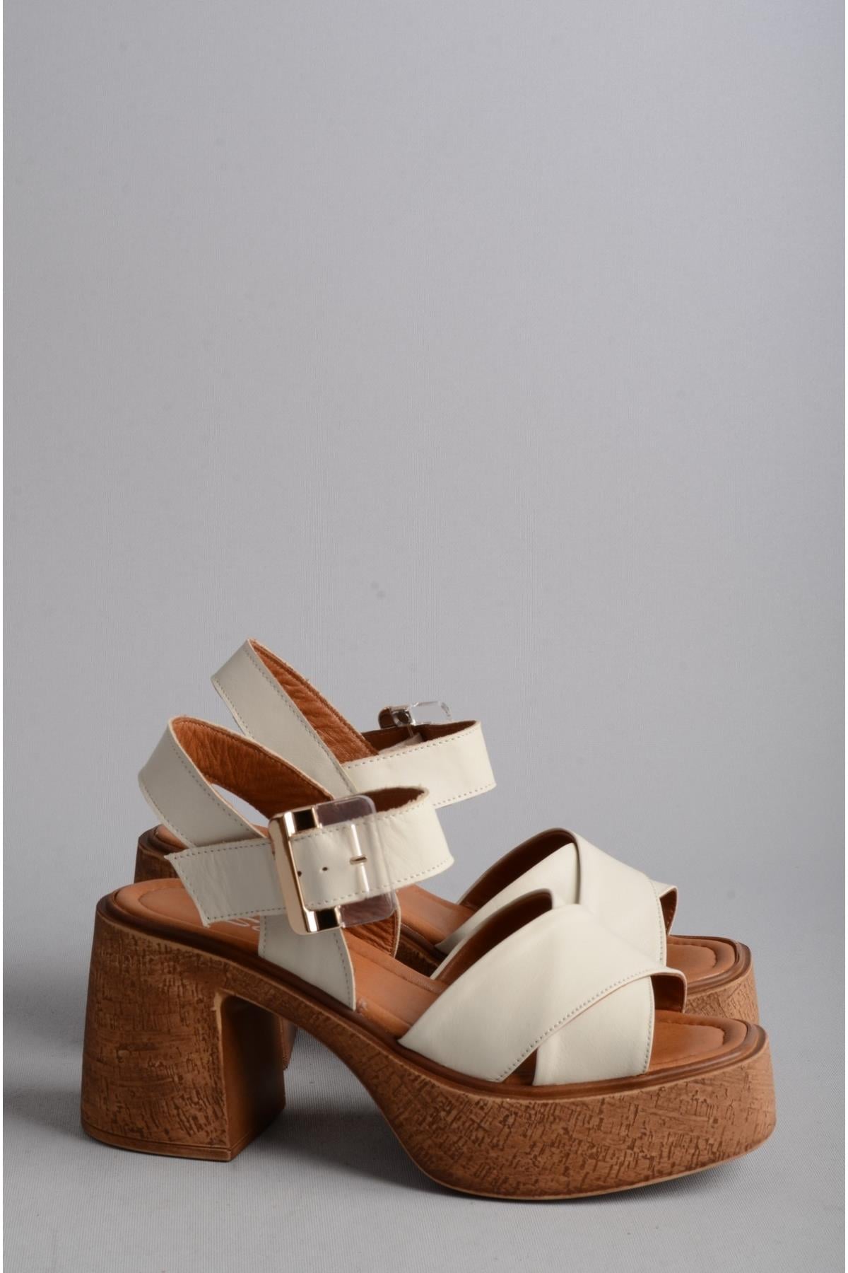 SEÇ 1409 HAKİKİ DERİ TOPUKLU SANDALET (Topuk Boyu: 9cm, Platform: 3 cm) BEJ