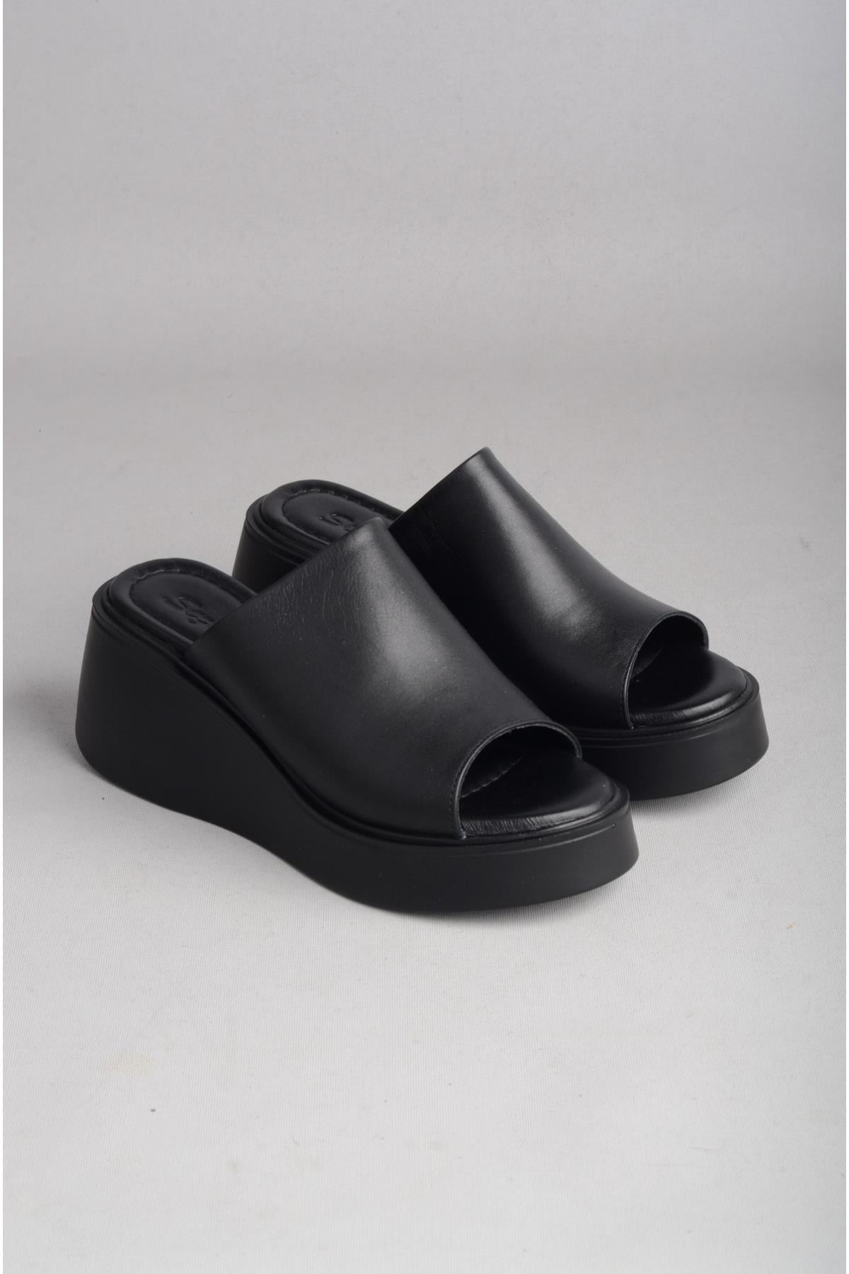 SEÇ 1700 HAKİKİ DERİ DOLGU TOPUKLU TERLİK (Topuk Boyu: 6,5cm) SİYAH