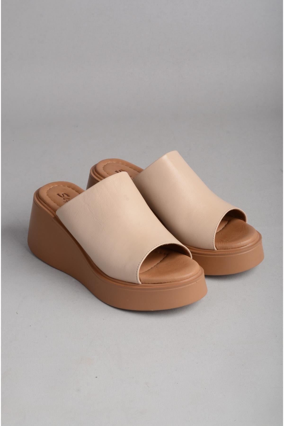 SEÇ 1700 HAKİKİ DERİ DOLGU TOPUKLU TERLİK (Topuk Boyu: 6,5cm) BEJ