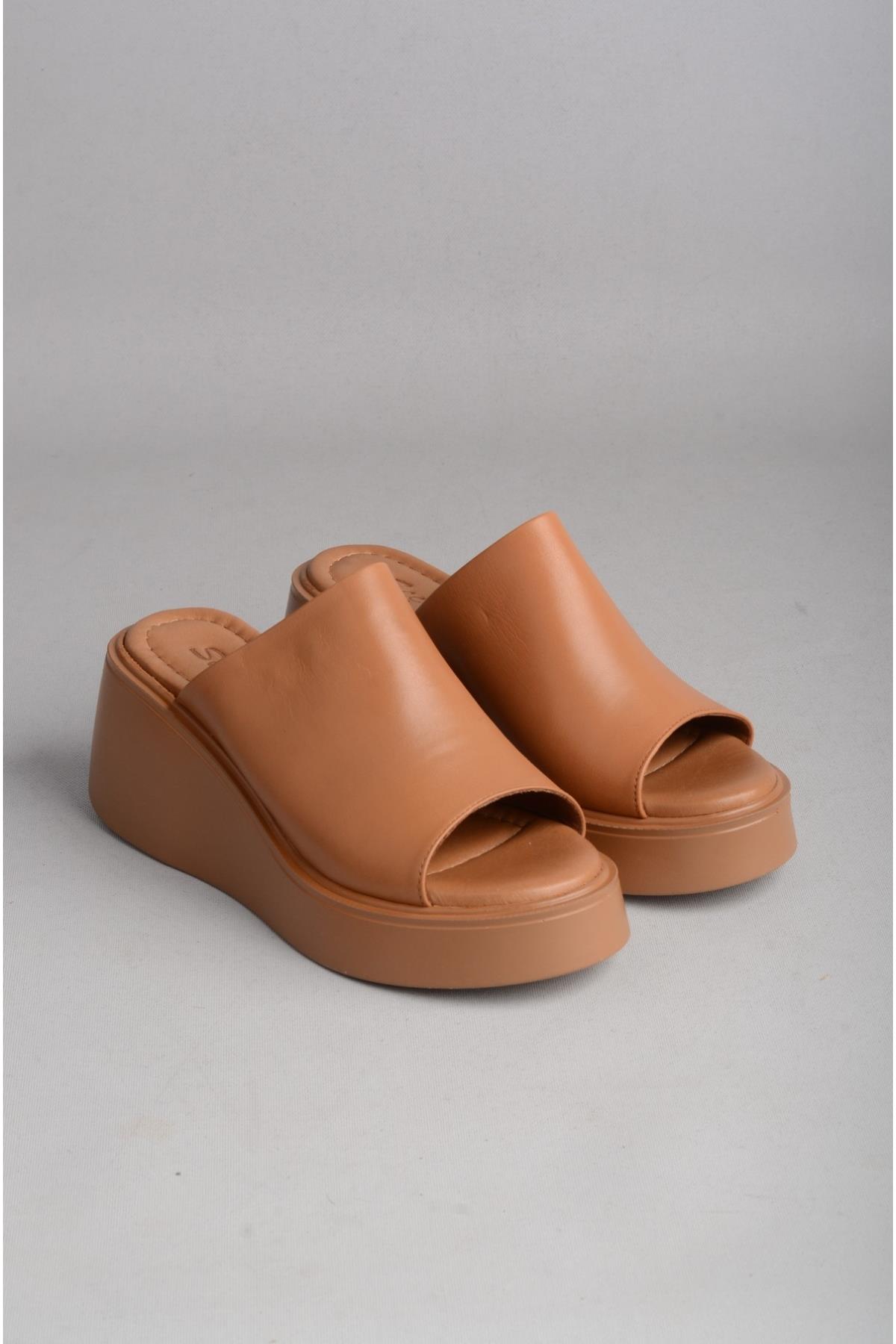 SEÇ 1700 HAKİKİ DERİ DOLGU TOPUKLU TERLİK (Topuk Boyu: 6,5cm) TABA