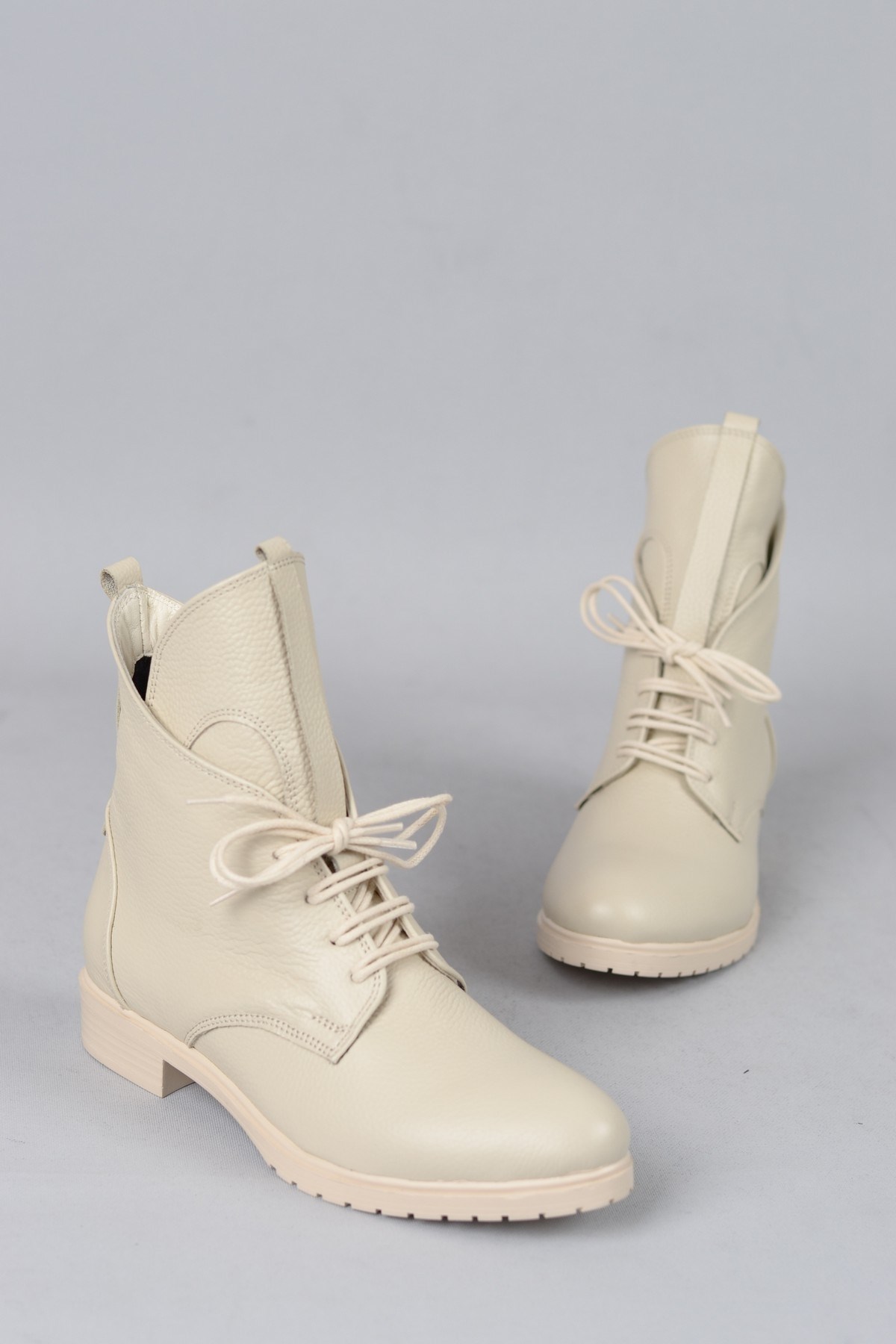 SEÇ 2117 HAKİKİ DERİ KADIN POSTAL BOT BEJ