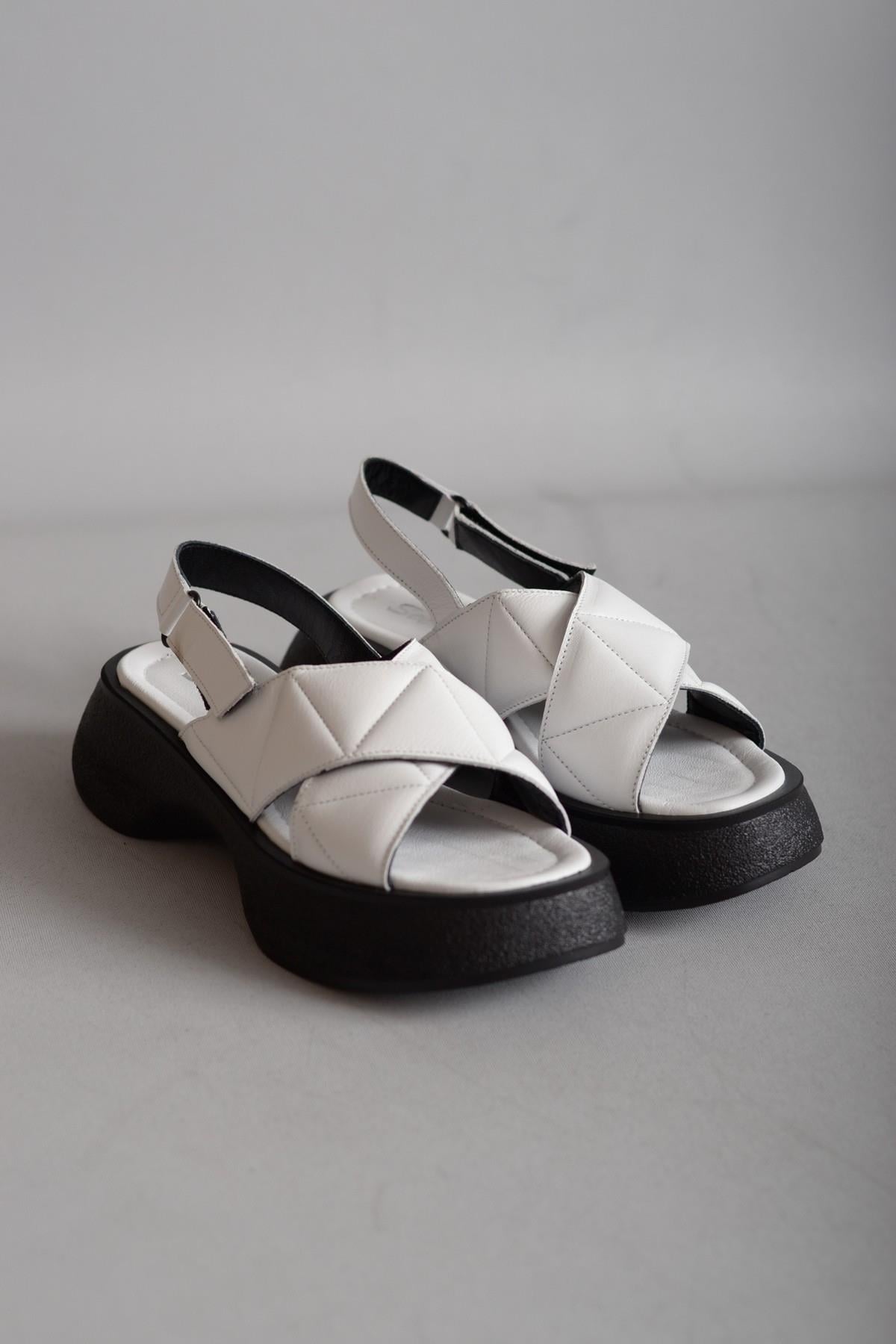 SEÇ 23555 HAKİKİ DERİ KALIN TABANLI KADIN SANDALET BEYAZ