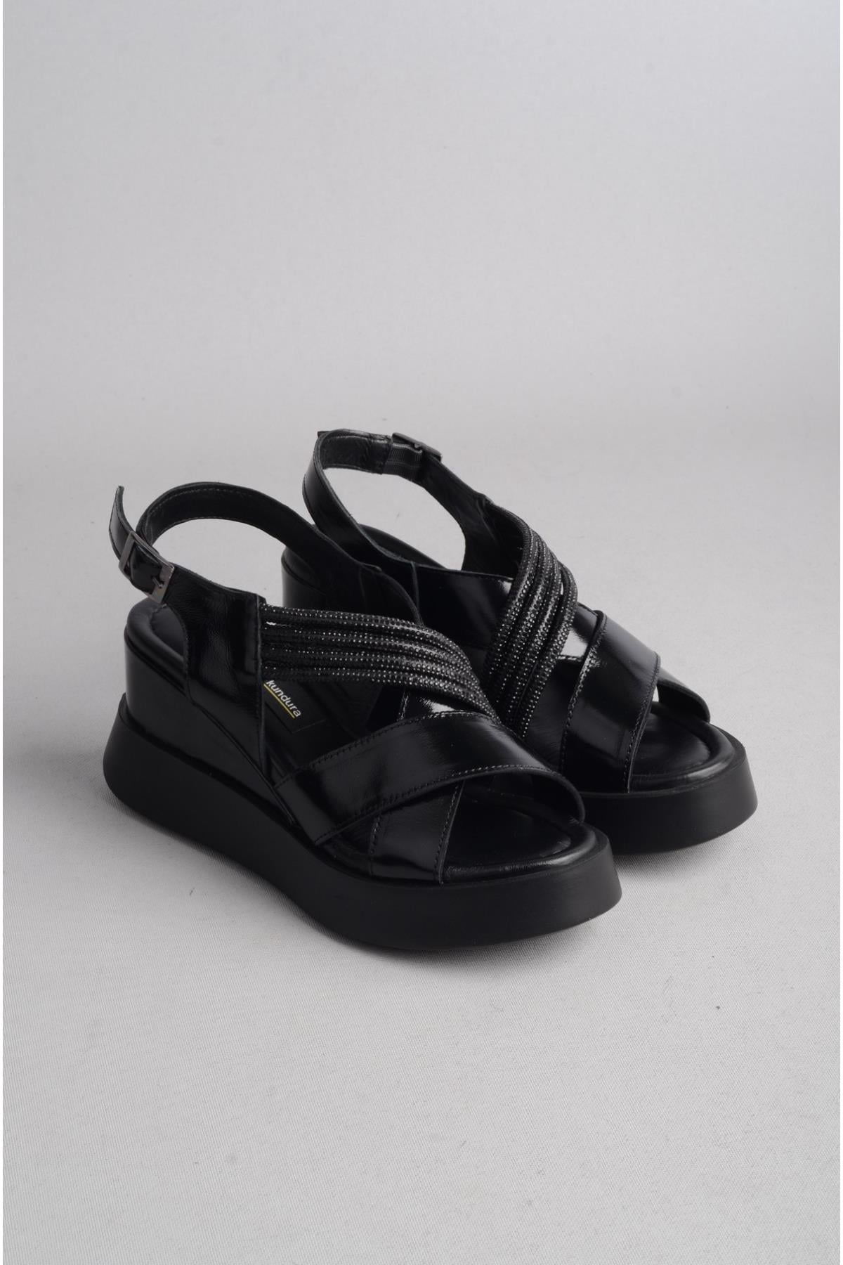 SEÇ 25107901 HAKİKİ DERİ TAŞLI DOLGU TOPUKLU SANDALET (Topuk:7,5 cm, platform: 2,5 cm) SİYAH RUGAN