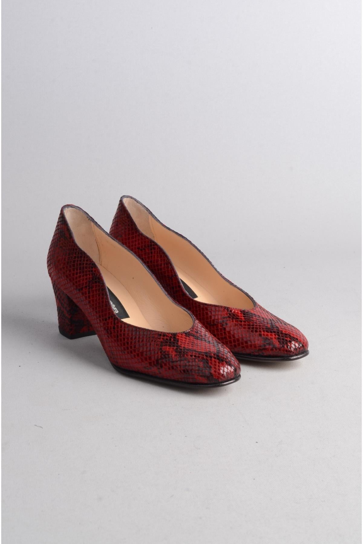 SEÇ 272 HAKİKİ KÖSELE ÖZEL ÜRETİM TOPUKLU KADIN AYAKKABI (Topuk Boyu: 5,5 cm) KIRMIZI YILAN