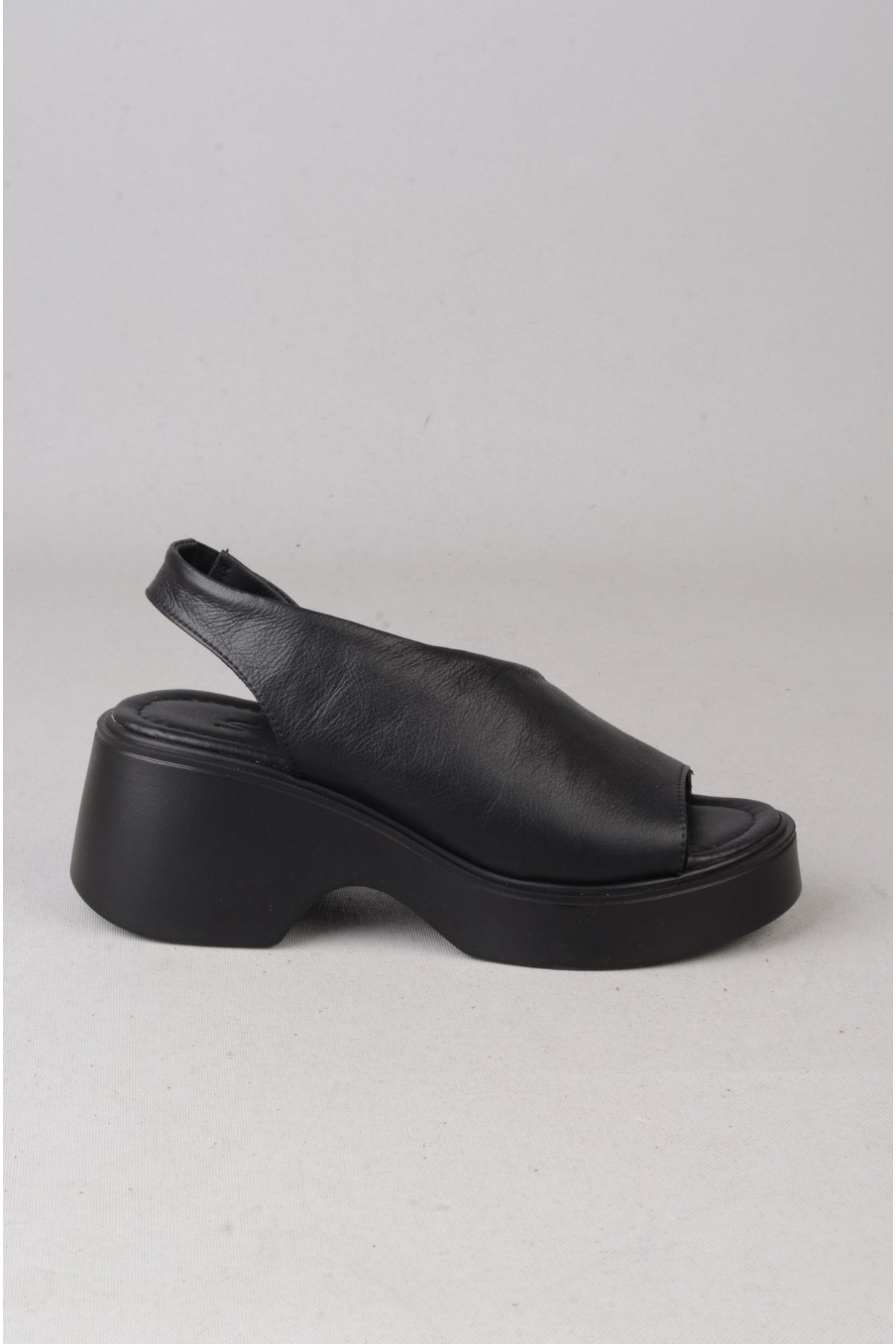 SEÇ 4125 HAKİKİ DERİ PLATFORM TOPUKLU SANDALET (Topuk:7cm Platform:2,5cm) SİYAH