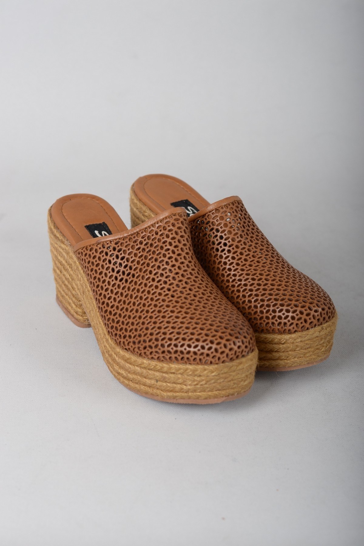 SEÇ 4419 HAKİKİ DERİ HASIR SARGILI TOPUKLU TERLİK (8cm) TABA