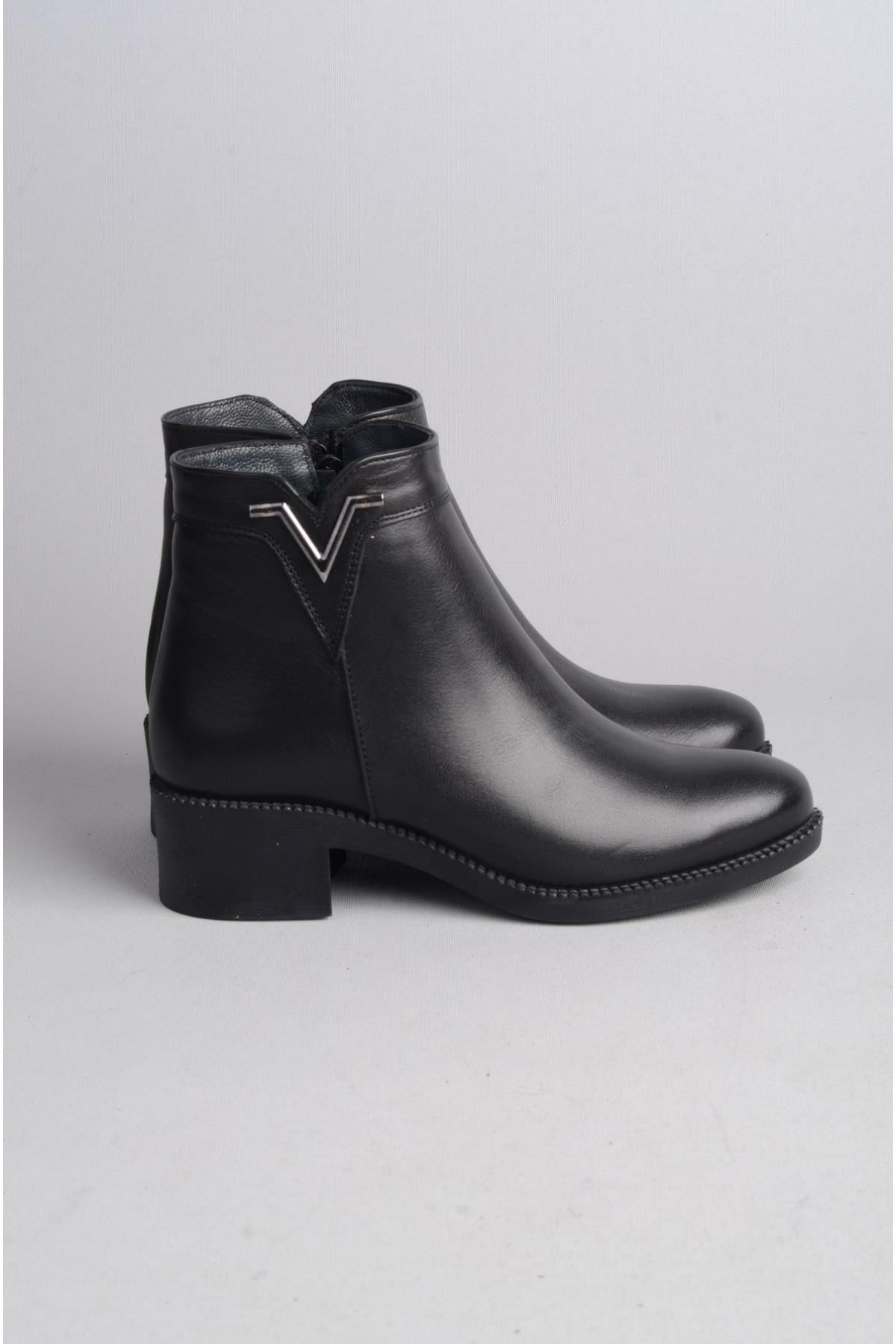 SEÇ 628 HAKİKİ DERİ TOPUKLU KADIN BOT SİYAH