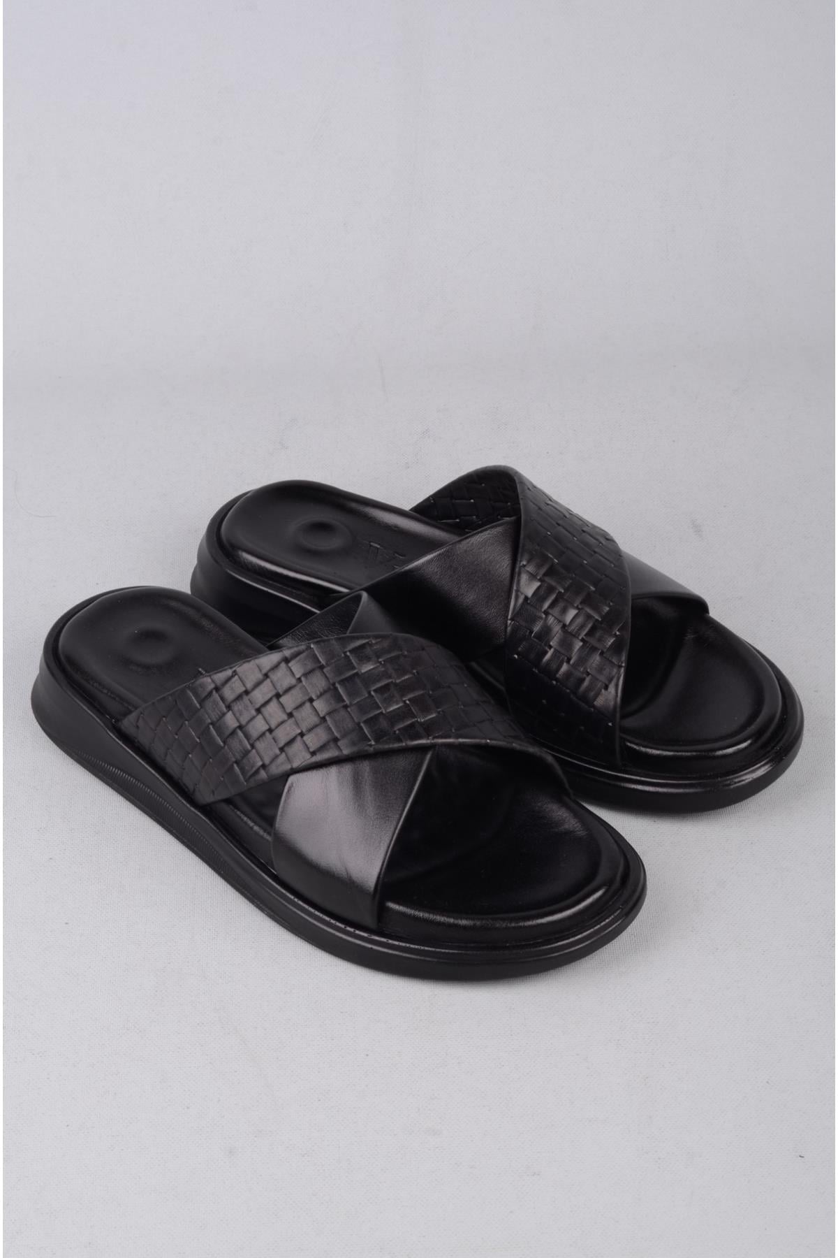 SEÇ 6857 HAKİKİ DERİ ANATOMİK TERLİK SİYAH