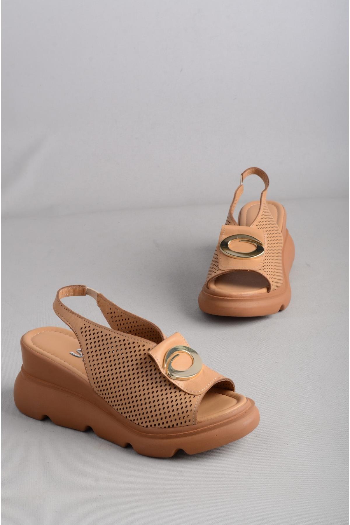 SEÇ 8067 HAKİKİ DERİ DOLGU TOPUKLU KADIN SANDALET (Topuk Boyu:7cm) TABA