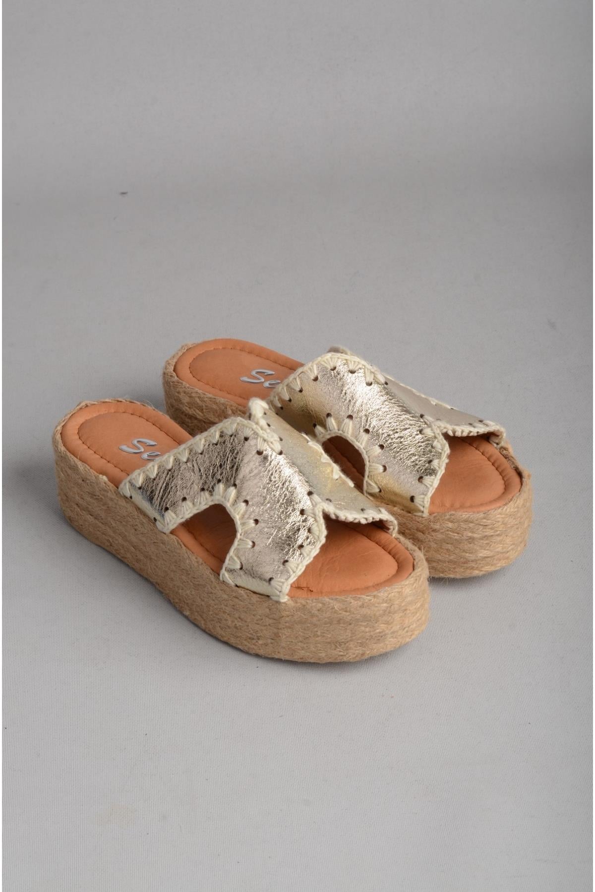 SEÇ 8100 HAKİKİ DERİ HASIR TABANLI KADIN TERLİK (Topuk Boyu:5 cm) ALTIN