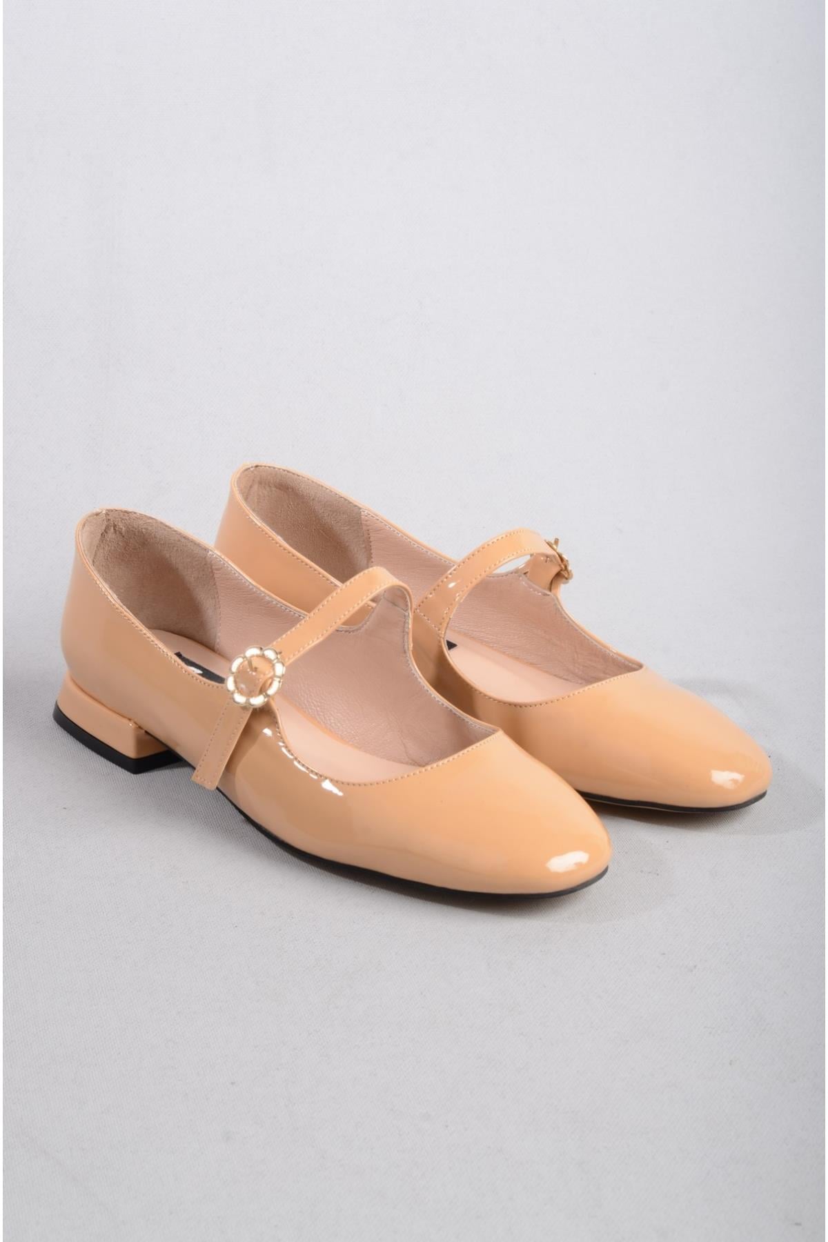 SEÇ 8270 ATKILI KADIN BABET NUDE RUGAN