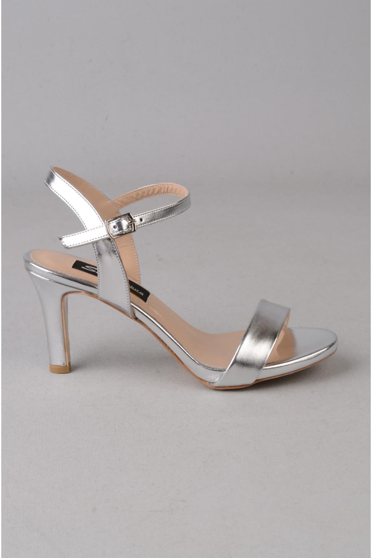 SEÇ 8560 TEK BANT TOPUKLU AYAKKABI (Topuk Boyu:9 cm) GÜMÜŞ