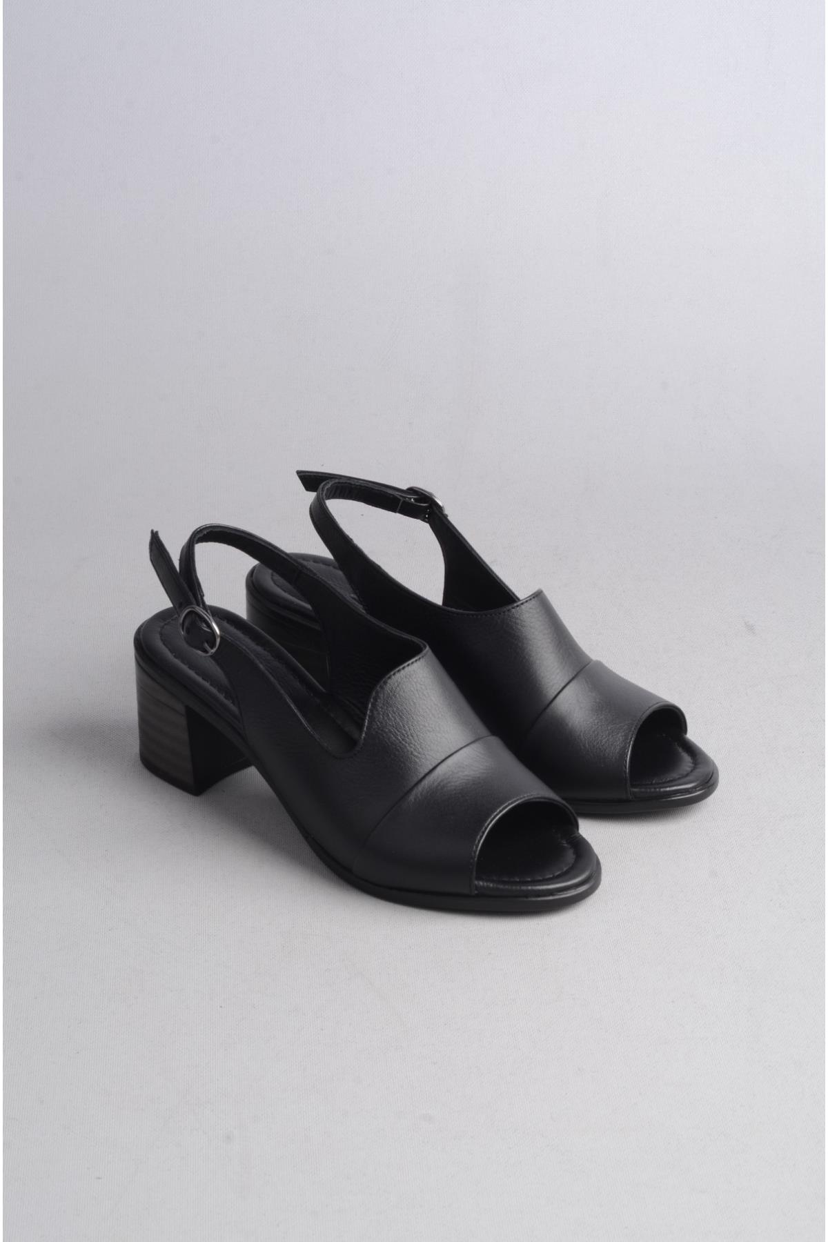 SEÇ 904 HAKİKİ DERİ TOPUKLU SANDALET (Topuk Boyu: 6 cm) SİYAH