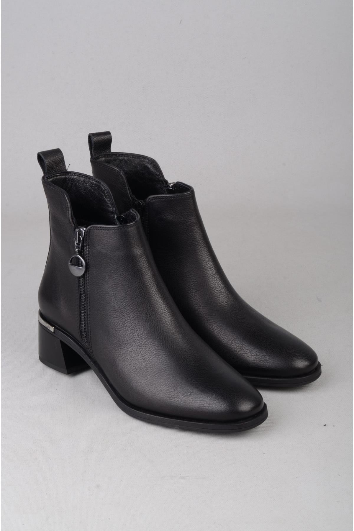 SEÇ 9780-1 HAKİKİ DERİ KADIN TOPUKLU BOT (Topuk Boyu:4 cm) SİYAH