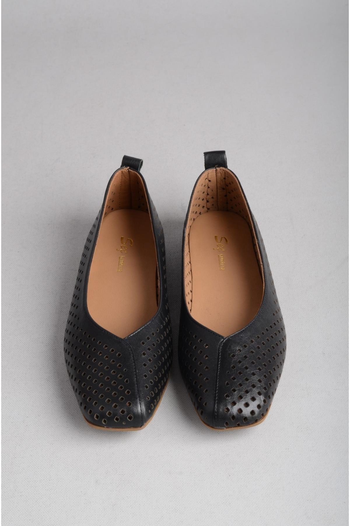 SEÇ B103 HAKİKİ DERİ KADIN BABET AYAKKABI SİYAH