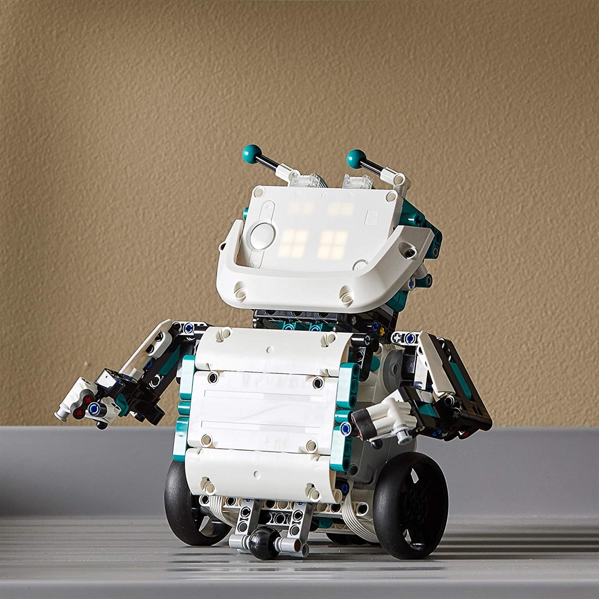 LEGO MINDSTORMS Robot Mucit Yapı Seti 51515 | hobidehobi.com
