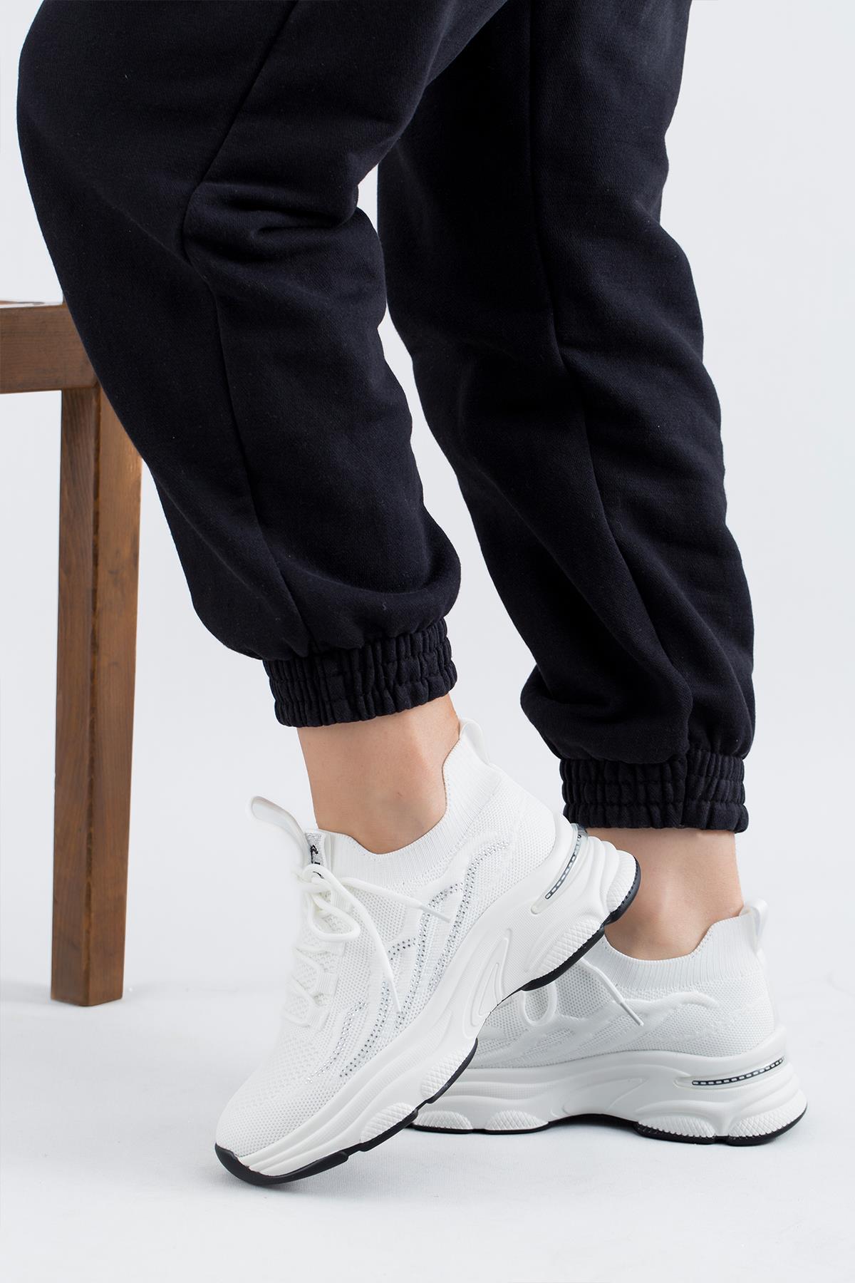 GUJA İTHAL ÖZEL SERİ TAŞ DETAYLI TRİKO KADIN SPOR AYAKKABI 24Y309 BEYAZ