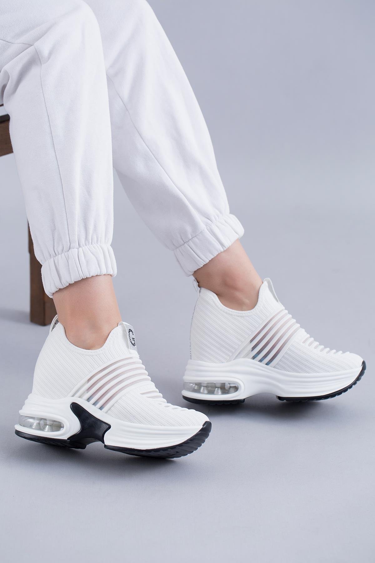 MARİAN ORİJİNAL GUJA İTHAL İÇTEN GİZLİ DOLGU TOPUK TRİKO KADIN SPOR AYAKKABI BEYAZ