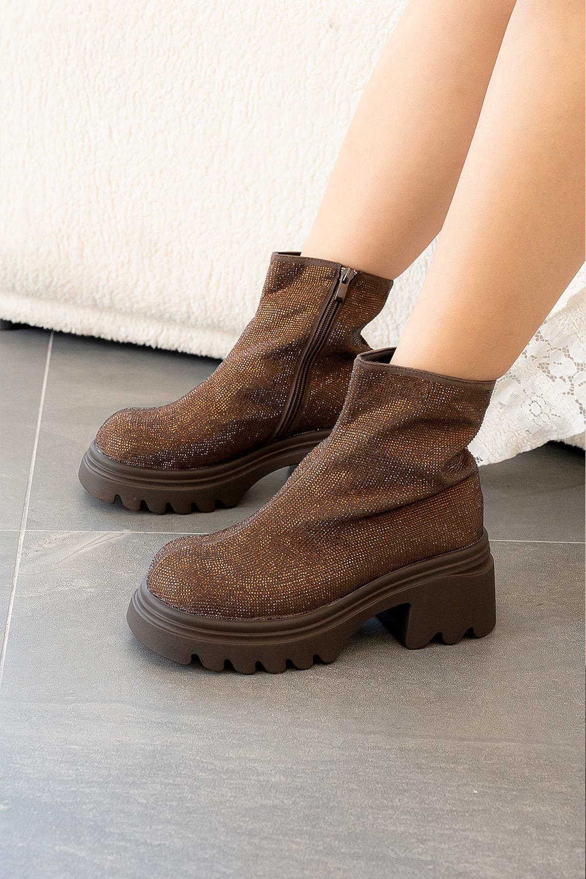 LESLİE ORİJİNAL KRİSTE BELL İTHAL ÖZEL SERİ TAŞ DETAYLI KADIN BOT KAHVE