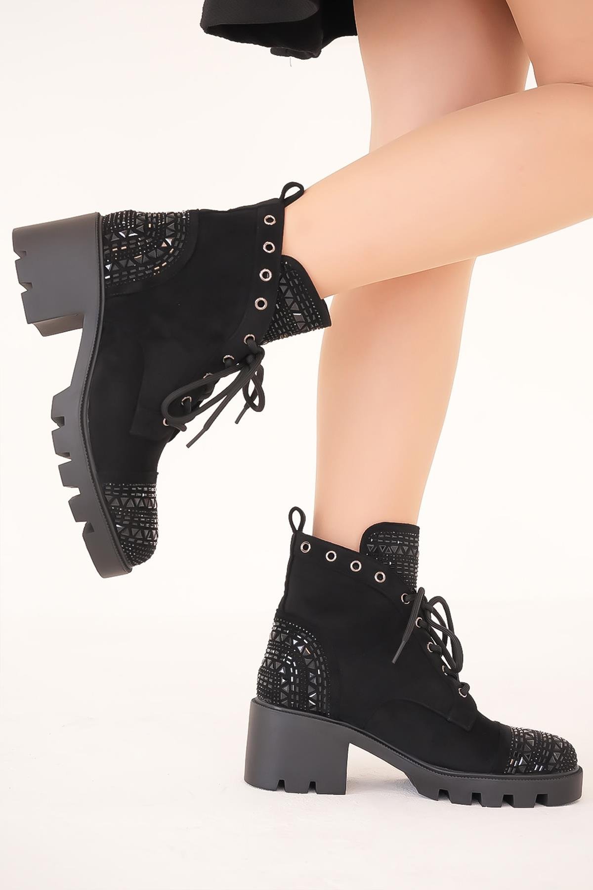 BLANCA ORİJİNAL KRİSTE BELL İTHAL ÖZEL SERİ TAŞ DETAYLI KADIN BOT SİYAH