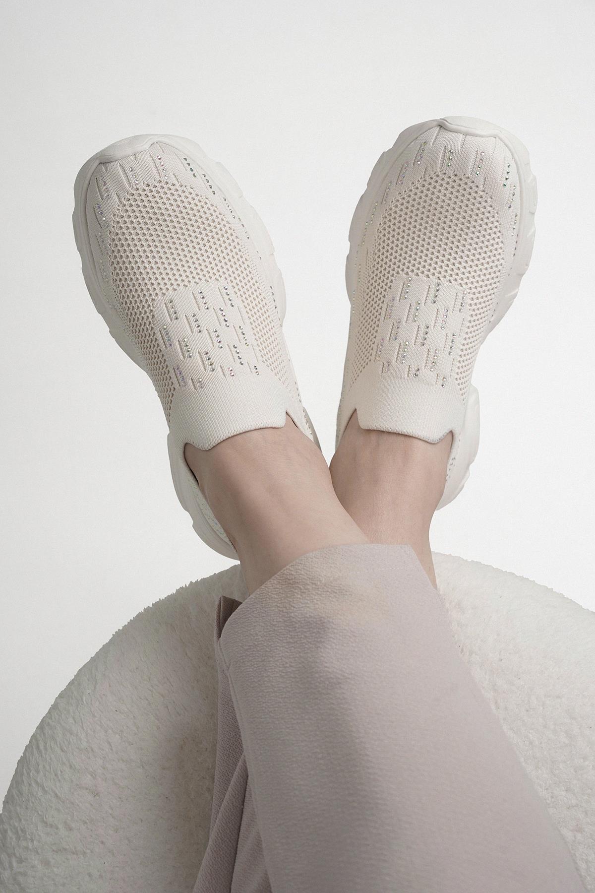 LEOLA GUJA İTHAL ÖZEL SERİ TAŞ DETAYLI TRİKO KADIN SPOR AYAKKABI BEJ