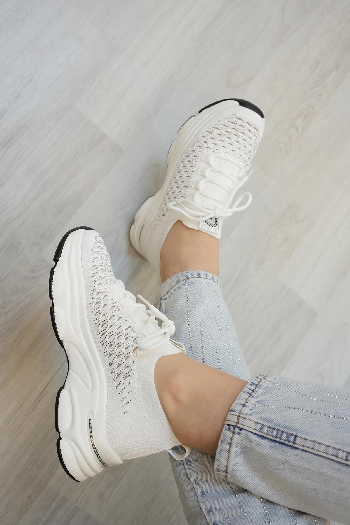 GUJA İTHAL ÖZEL TASARIM TRİKO KADIN SPOR AYAKKABI 24Y309-3 BEYAZ