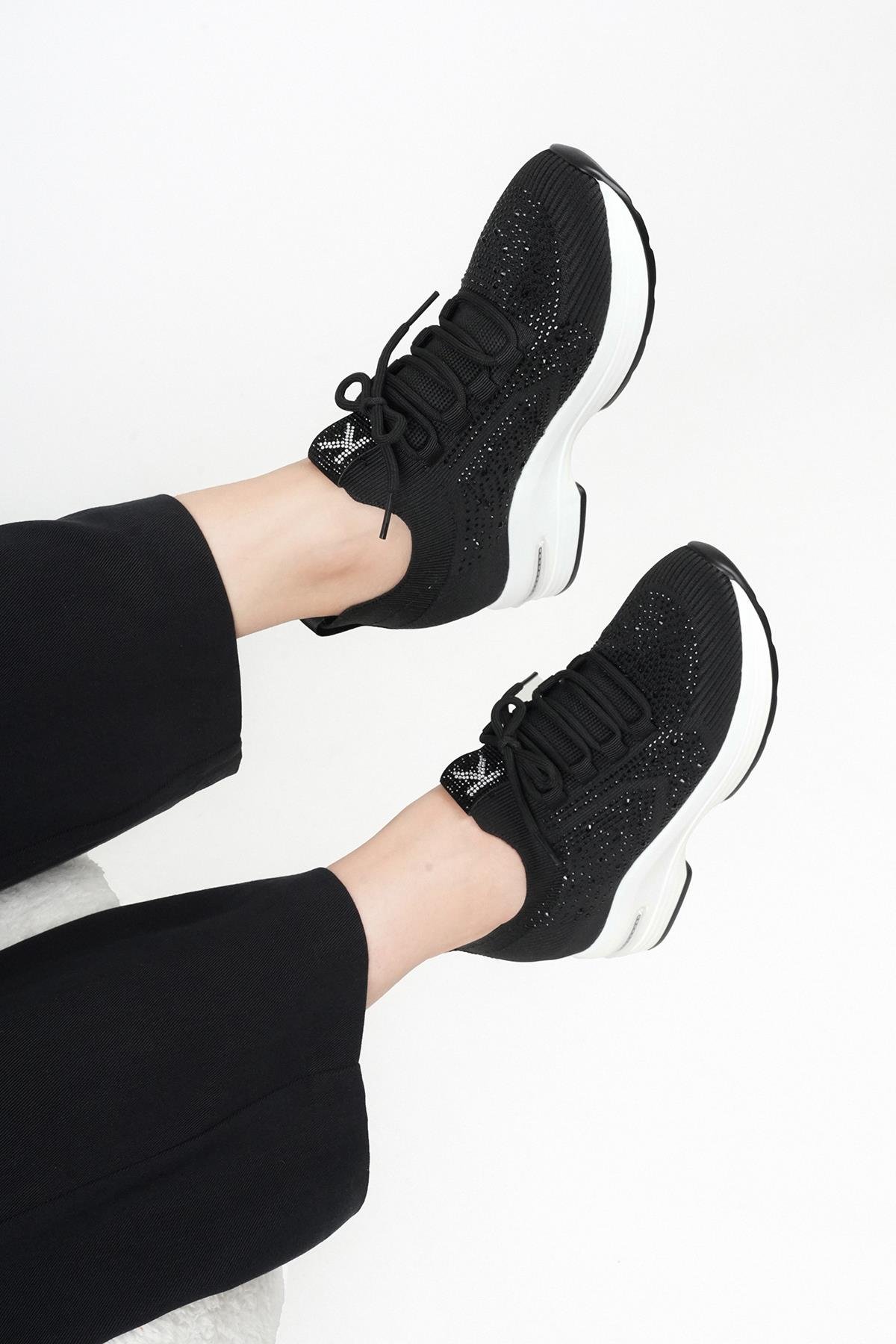 PALMİRA ORİJİNAL KRİSTEBELL TAŞ DETAYLI İÇTEN GİZLİ DOLGU KADIN SPOR AYAKKABI SİYAH