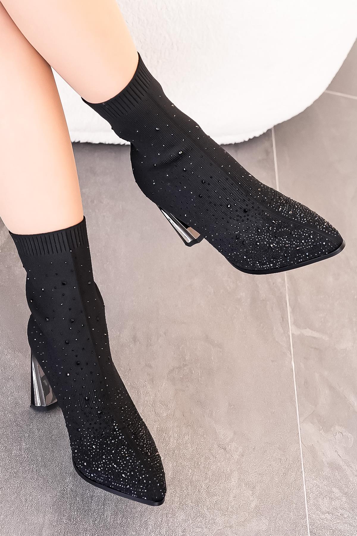 CAROLİNE ORİJİNAL KRİSTE BELL İTHAL ÖZEL SERİ TAŞ DETAYLI TRİKO TOPUKLU KADIN BOT SİYAH