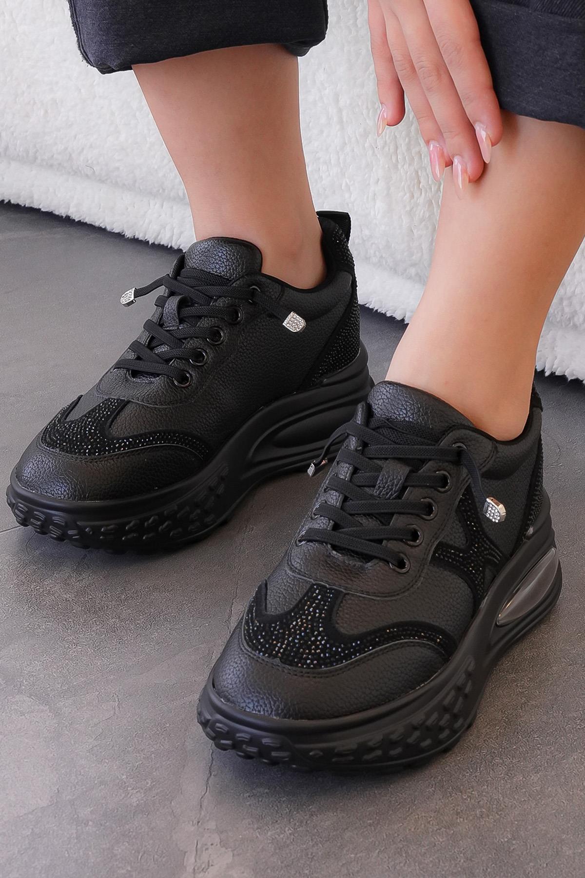 ERİCA GUJA İTHAL ÖZEL SERİ HAKİKİ DERİ TAŞ DETAYLI KADIN SPOR AYAKKABI SİYAH