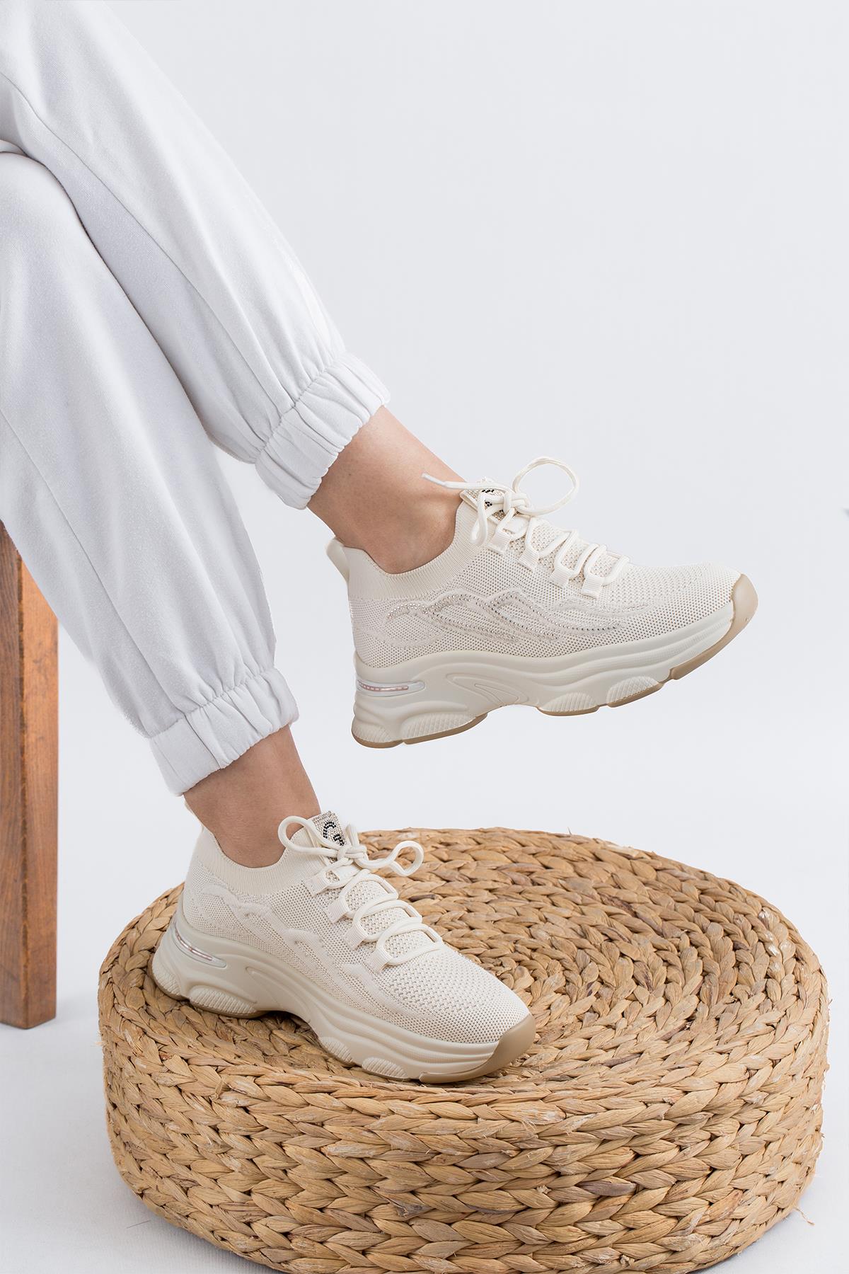 GUJA İTHAL ÖZEL SERİ TAŞ DETAYLI TRİKO KADIN SPOR AYAKKABI 24Y309 BEJ