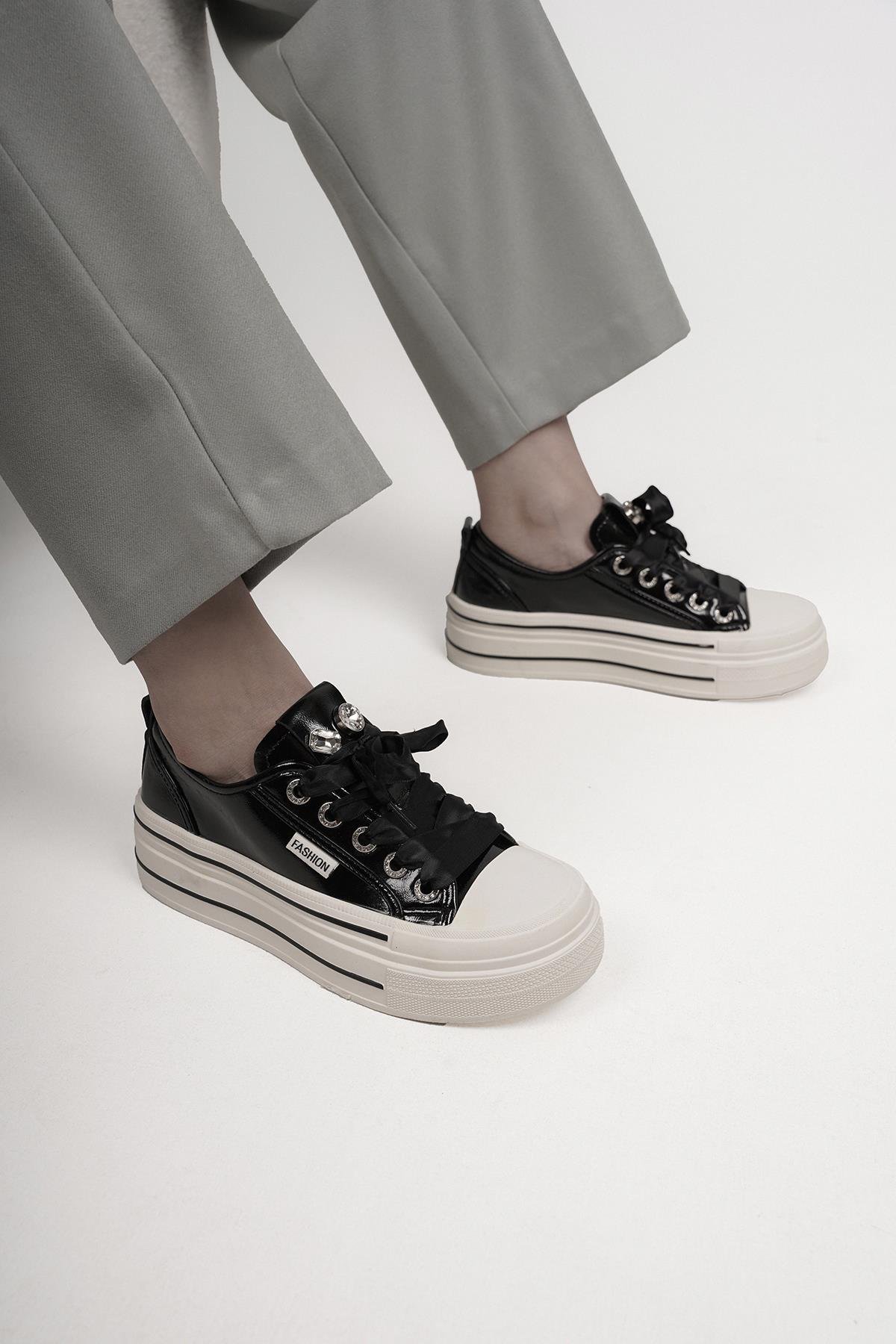 NİTA ORİJİNAL KRİSTE BELL İTHAL ÖZEL SERİ TAŞ DETAYLI KADIN SPOR AYAKKABI SİYAH