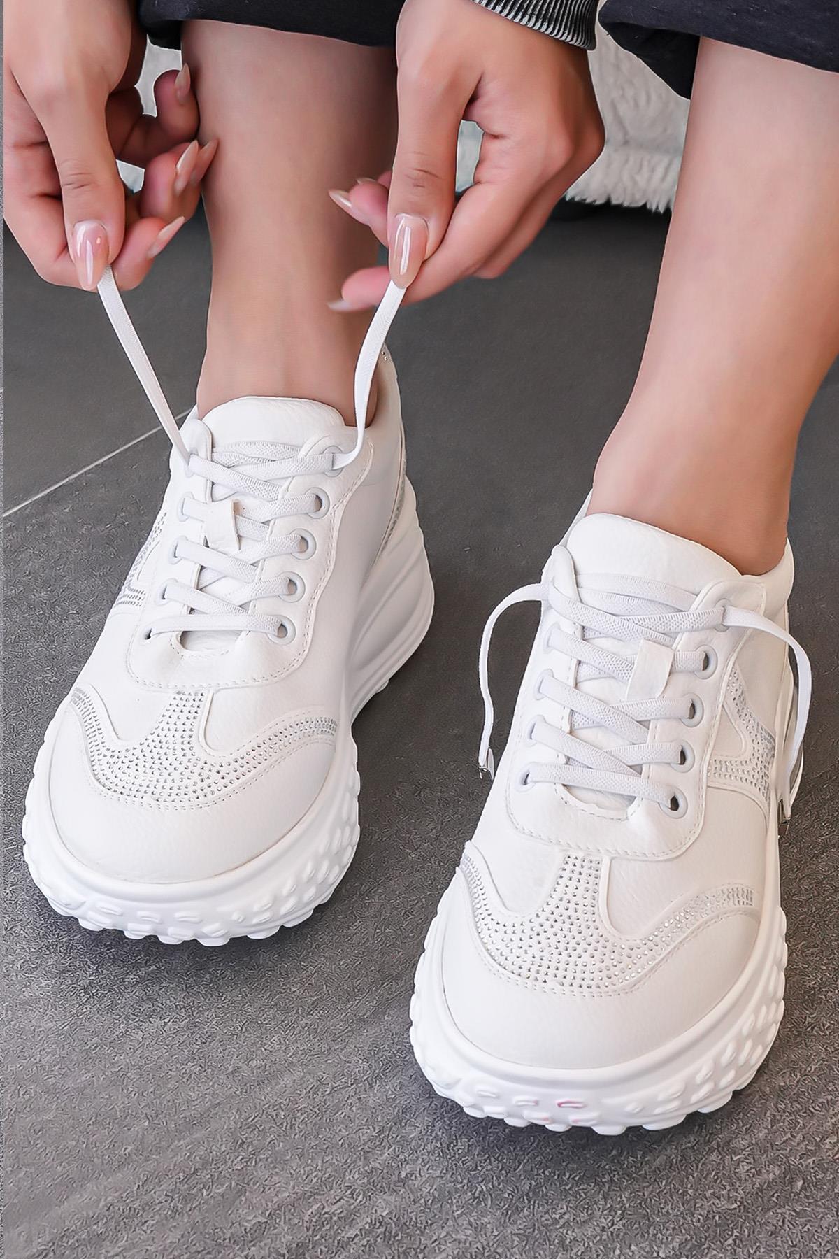 ERİCA GUJA İTHAL ÖZEL SERİ HAKİKİ DERİ TAŞ DETAYLI KADIN SPOR AYAKKABI BEYAZ