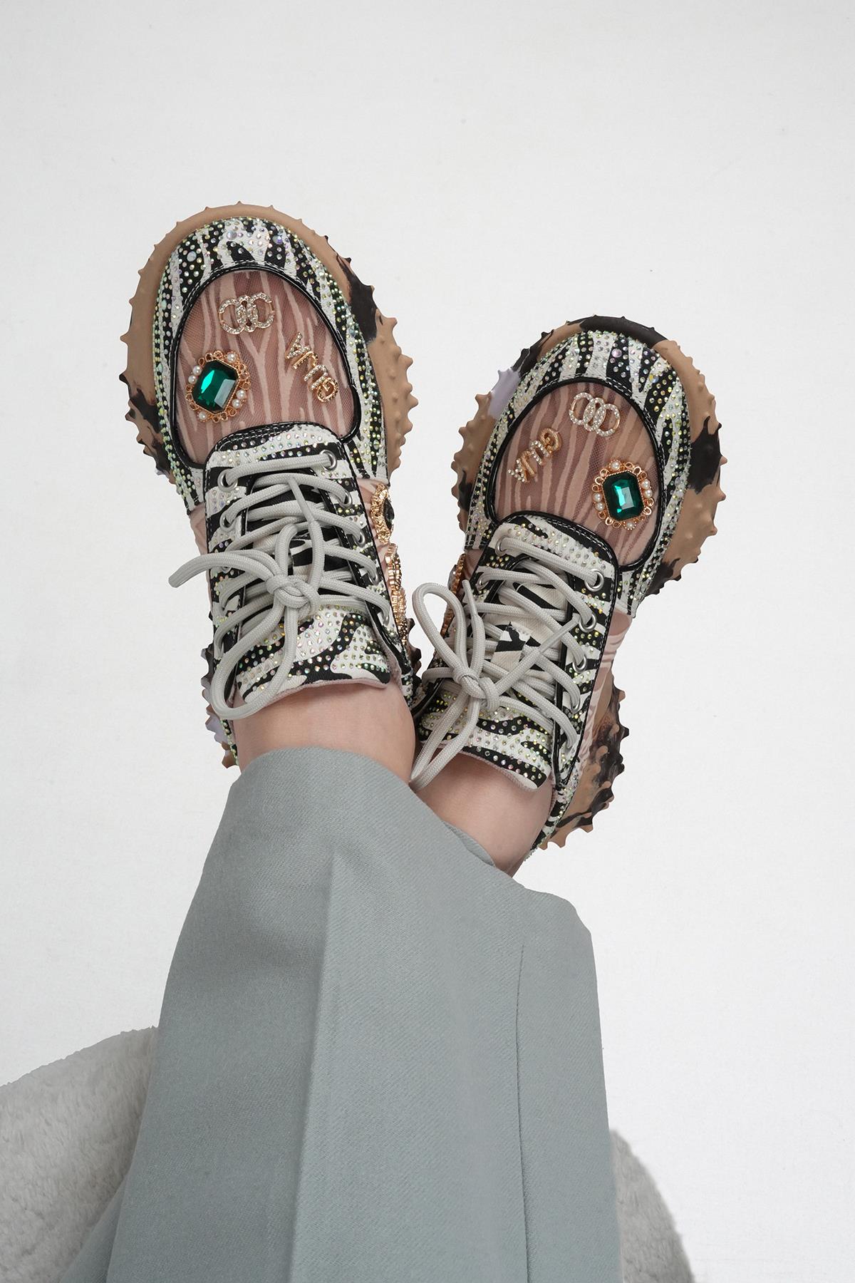 LUİSA ORİJİNAL GUJA ÖZEL SERİ TAŞ DETAYLI KADIN SPOR AYAKKABI BEJ