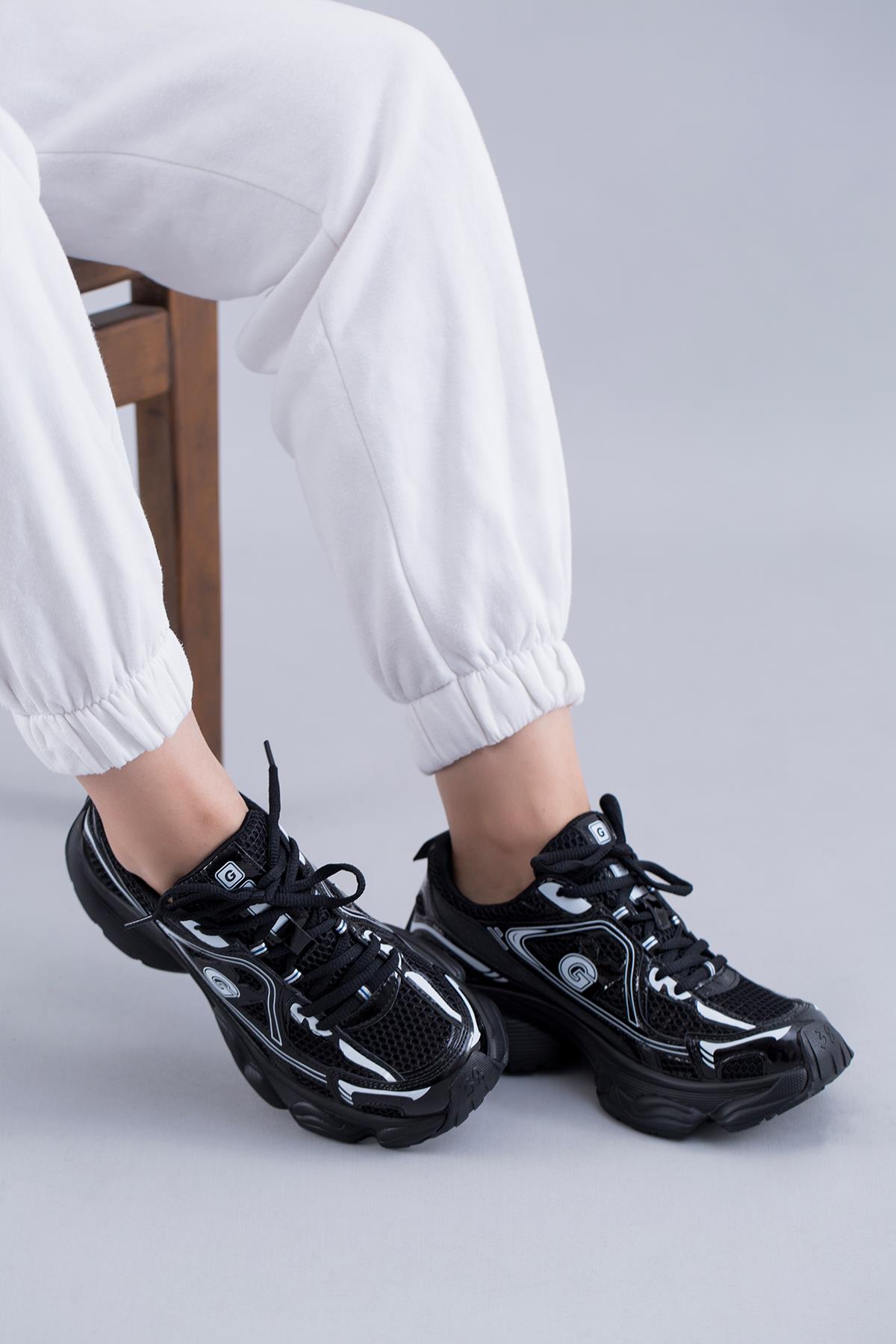 GUJA İTHAL ÖZEL SERİ COMFORT KADIN SPOR AYAKKABI 24Y459 SİYAH