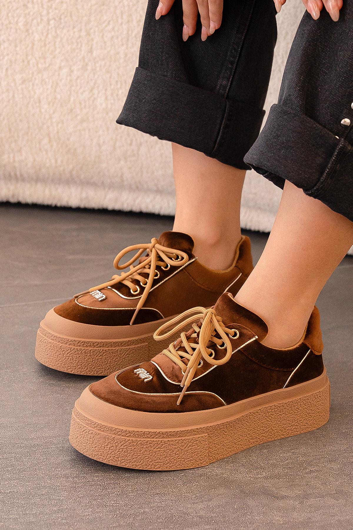 MOLLY GUJA İTHAL ÖZEL SERİ KADİFE KADIN SPOR AYAKKABI KAHVE