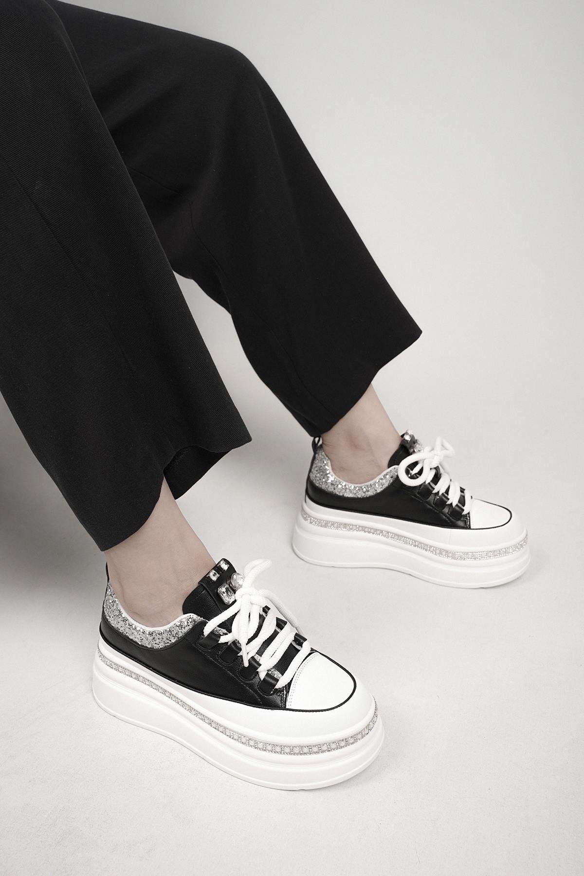 JAMİLA GUJA İTHAL ÖZEL SERİ TABAN TAŞ DETAYLI  KADIN SPOR AYAKKABI SİYAH