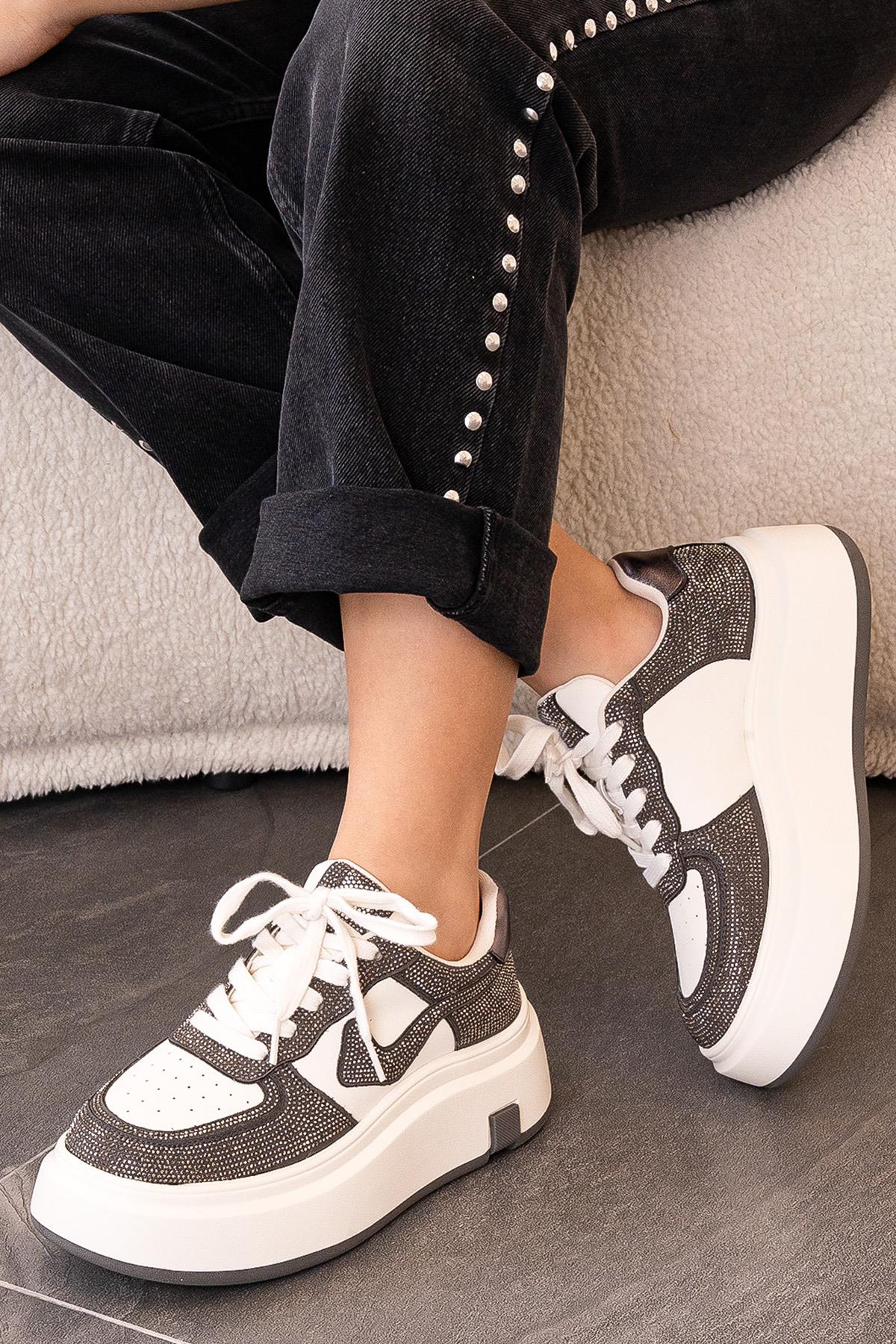 LARİSSA GUJA İTHAL ÖZEL SERİ TAŞ DETAYLI KADIN SPOR AYAKKABI GRİ