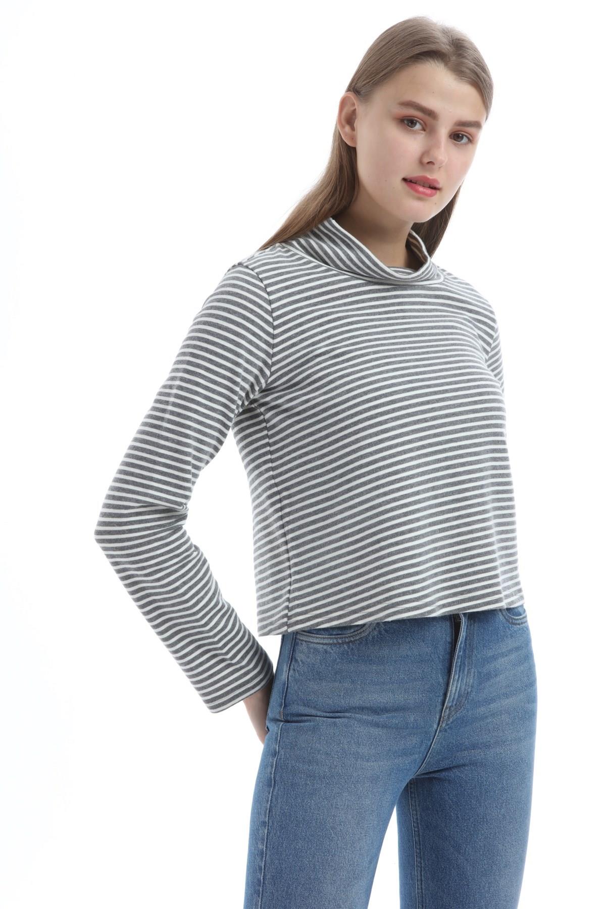 Gri Çizgili Sweatshirt