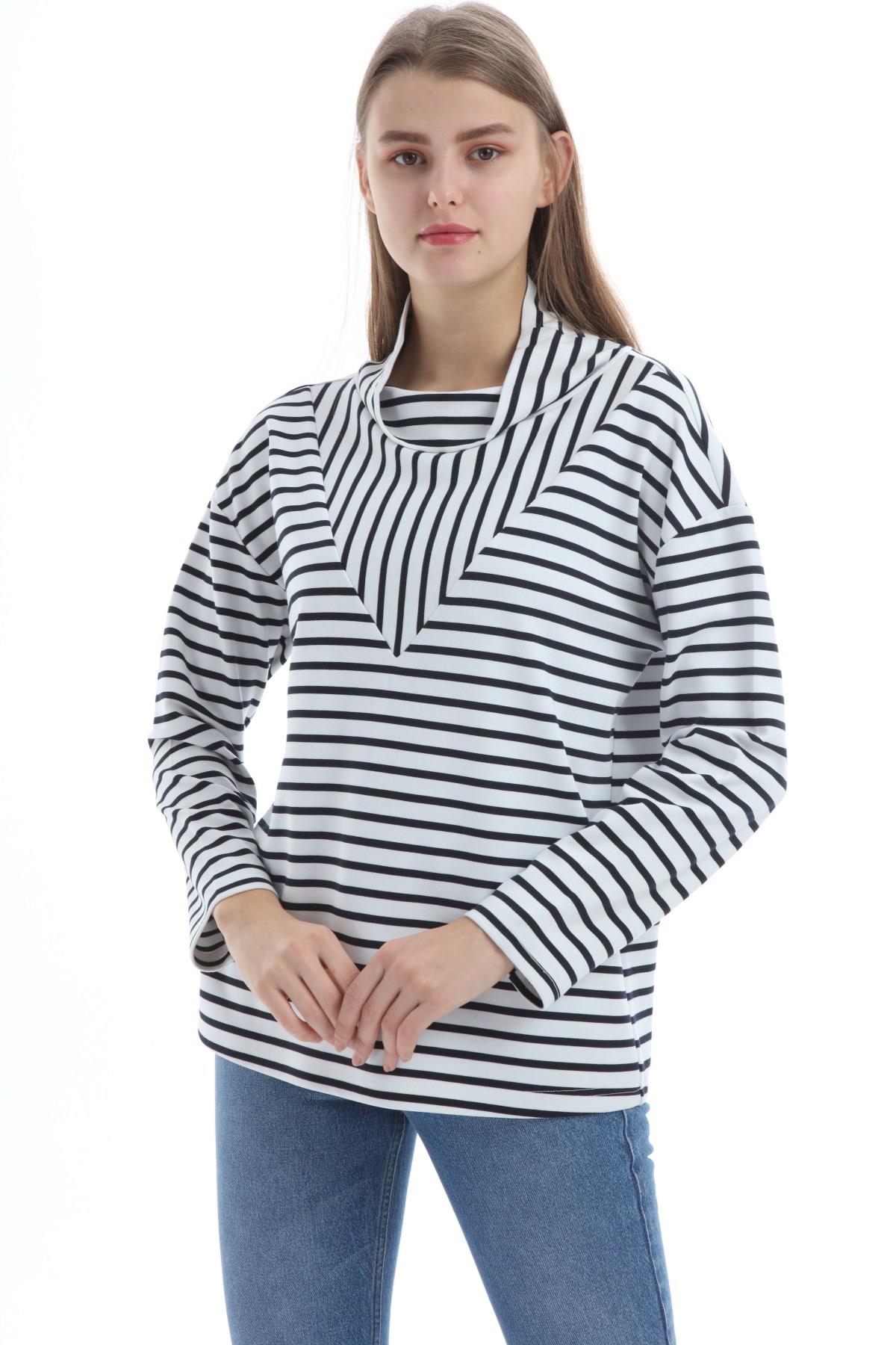 Siyah Çizgili Sweatshirt