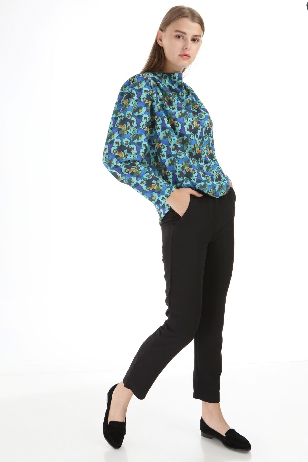 Yeşil Desenli Degaje Bluz