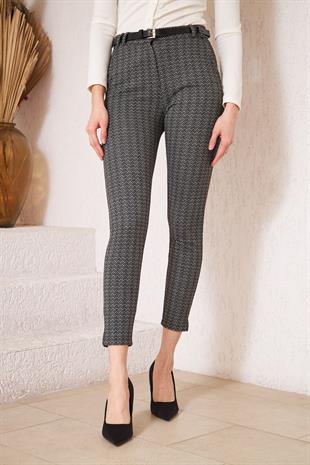 Kadın Siyah Zigzag Desenli Slim Fit Pantolon DM3000