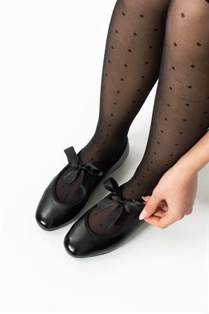 Lalisa Siyah Desenli Rugan Kurdele Detay Kadın Anatomik Taban Babet Ayakkabı