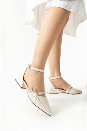 Marina Sedef Beyaz Mat Taşlı Fiyonk Detay Kadın Babet Ayakkabı