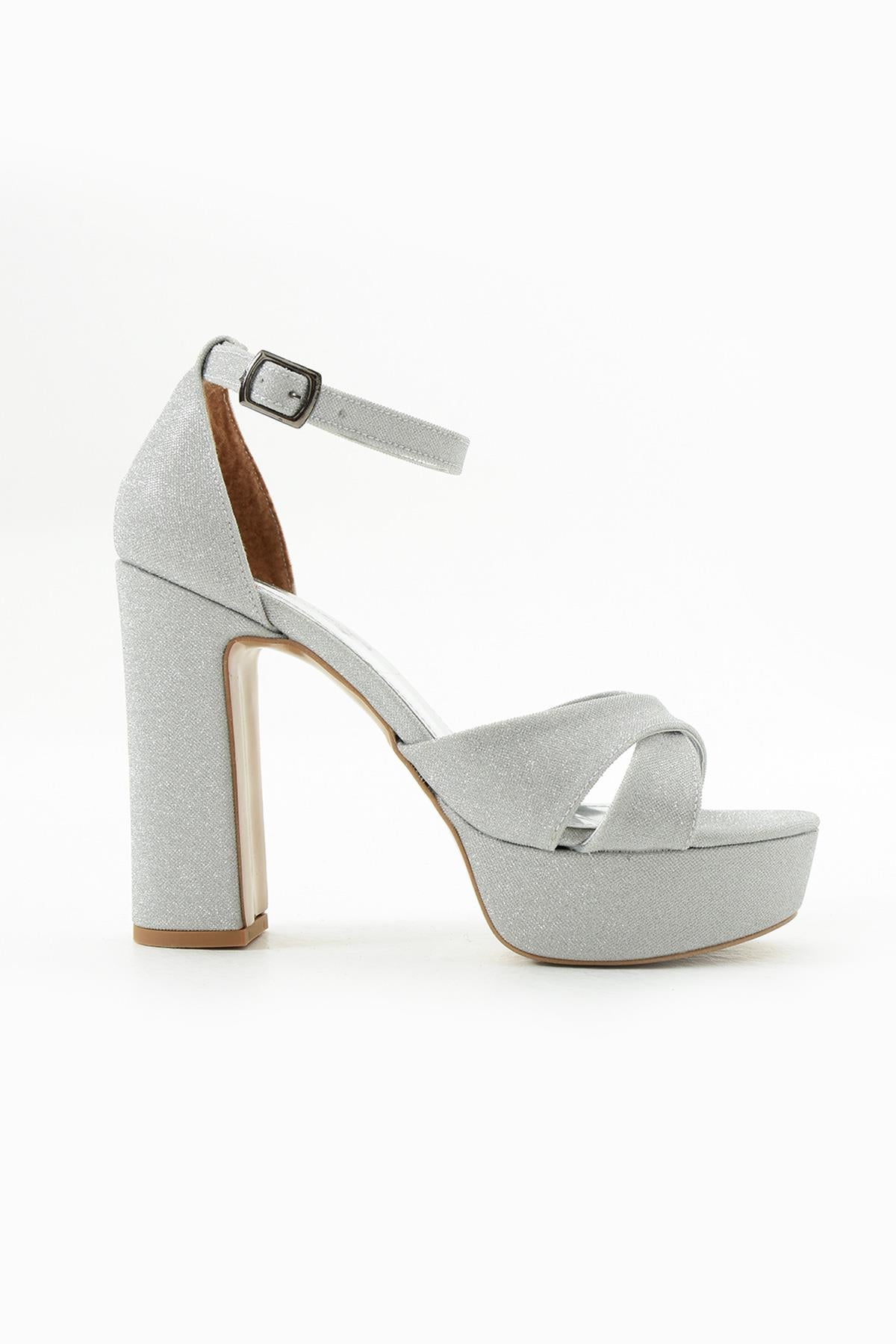 AKSANA GÜMÜŞ SİMLİ ÇAPRAZ BANT KADIN PLATFORM TOPUKLU AYAKKABI
