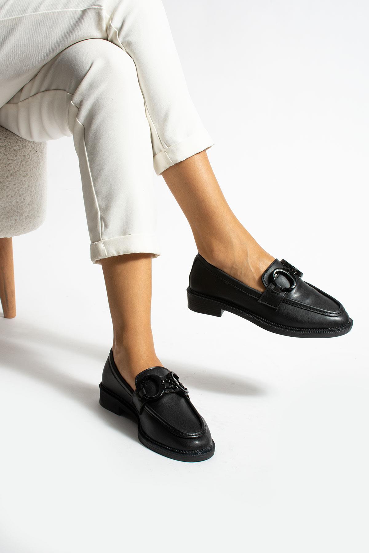 Alyaksndira Siyah Toka Deta Kadin Loafer Ayakkabi