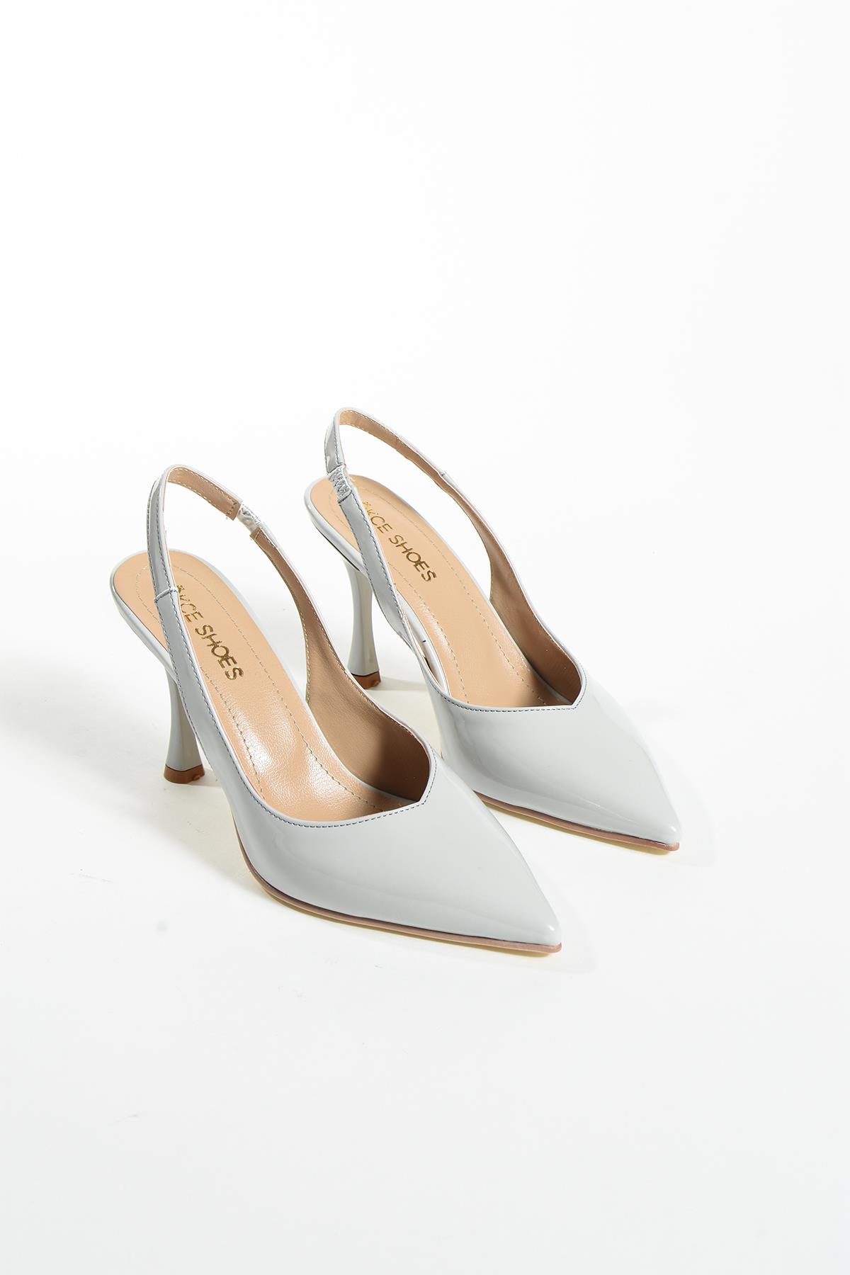 Eline Gri Arka Lastikli Kadın Topuklu Ayakkabı